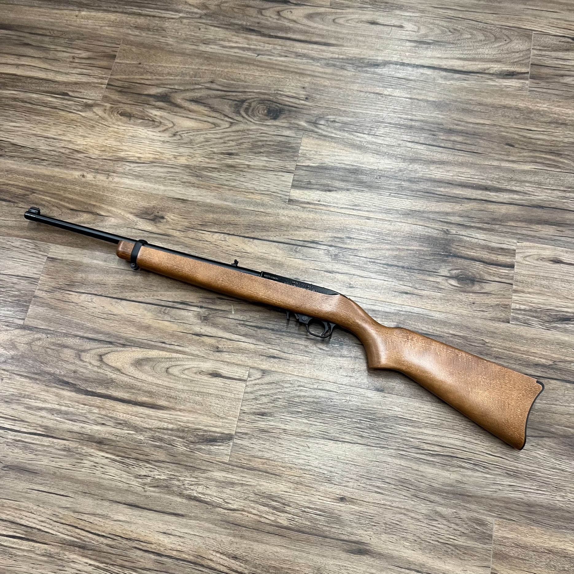 RUGER RUGER 10/22 RIFLE, 22 LR, WOOD STOCK, LIKE-NEW, IN-BOX, PRE-OWNED