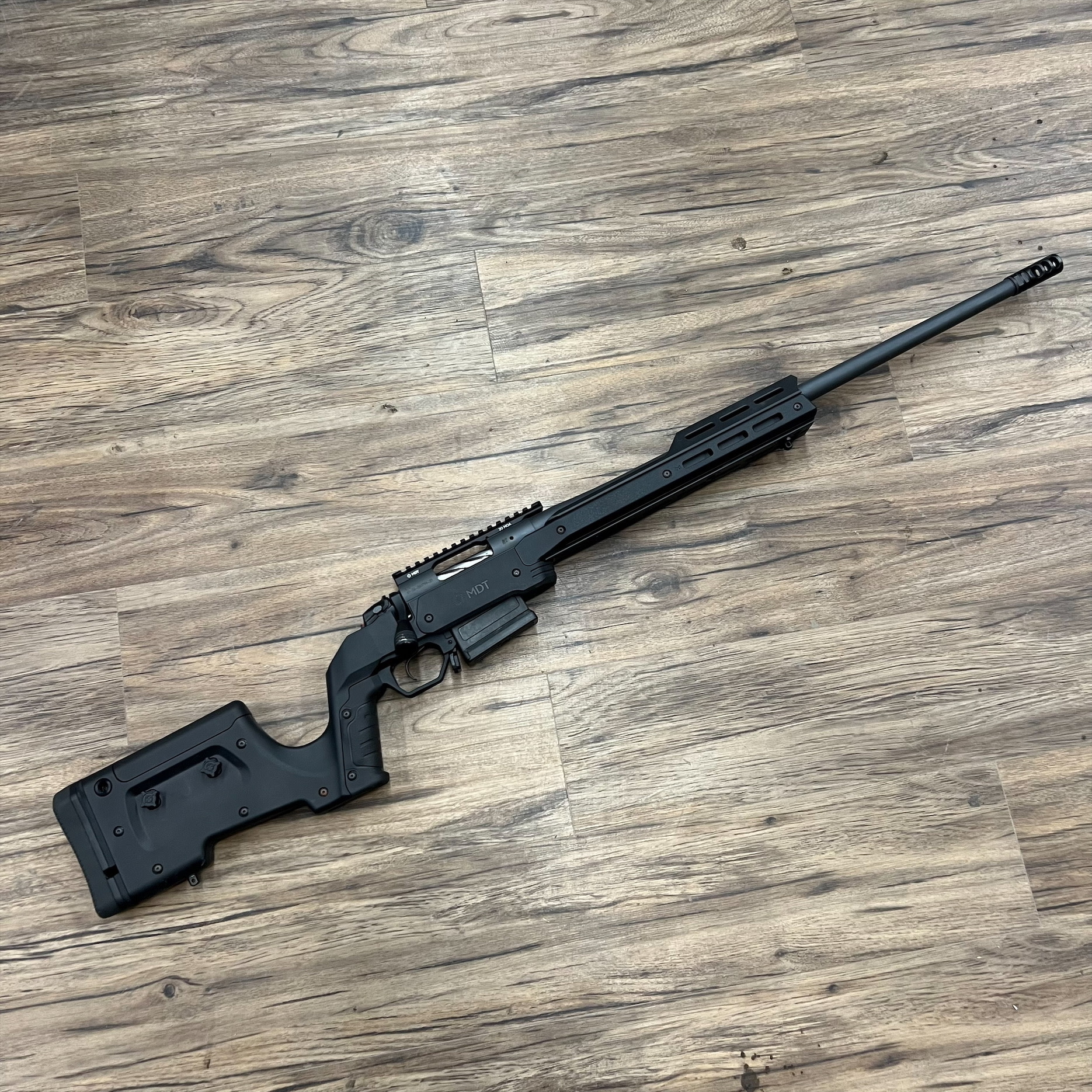 BERGARA BERGARA RIDGE WILDERNESS RIFLE, 6.5 CREEDMOOR, IN MDT XRS CHASSIS W/ ENCLOSED FOREND, W/ VG6 GAMMA BRAKE, PRE-OWNED