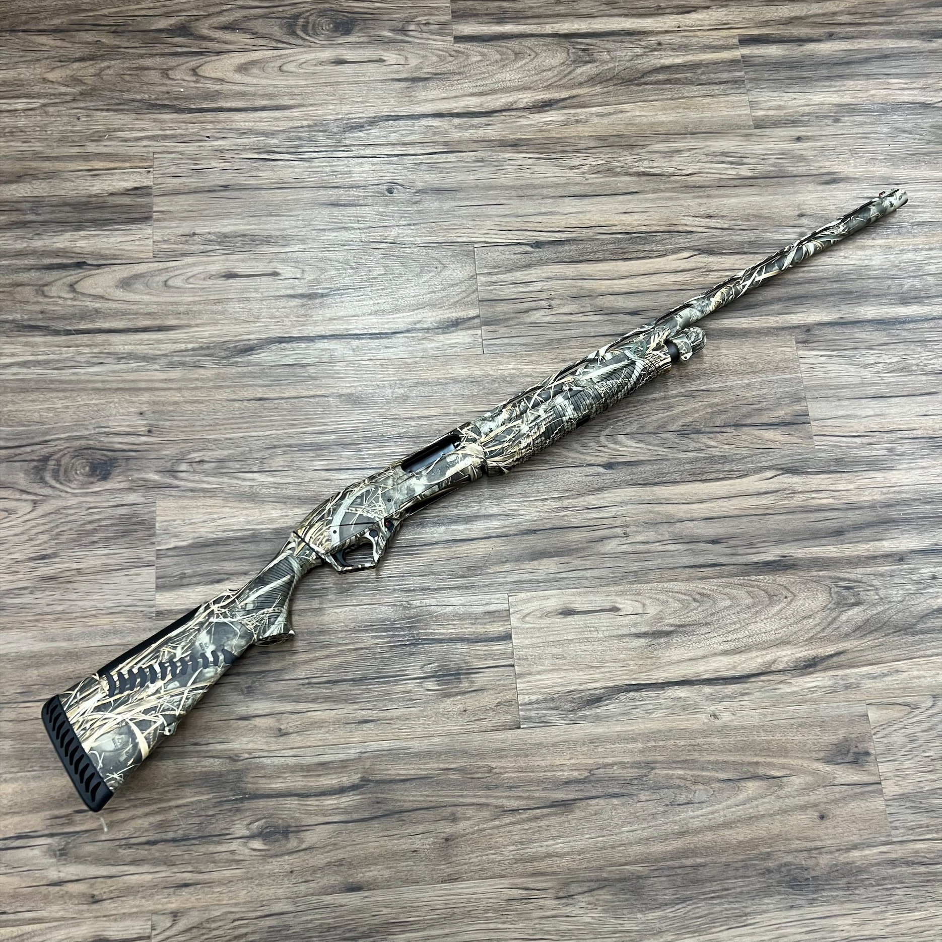 BENELLI BENELLI SUPER NOVA SHOTGUN, 12GA, 28” BARREL, MAX-7 CAMO, 3.5" CHAMBER, PRE-OWNED