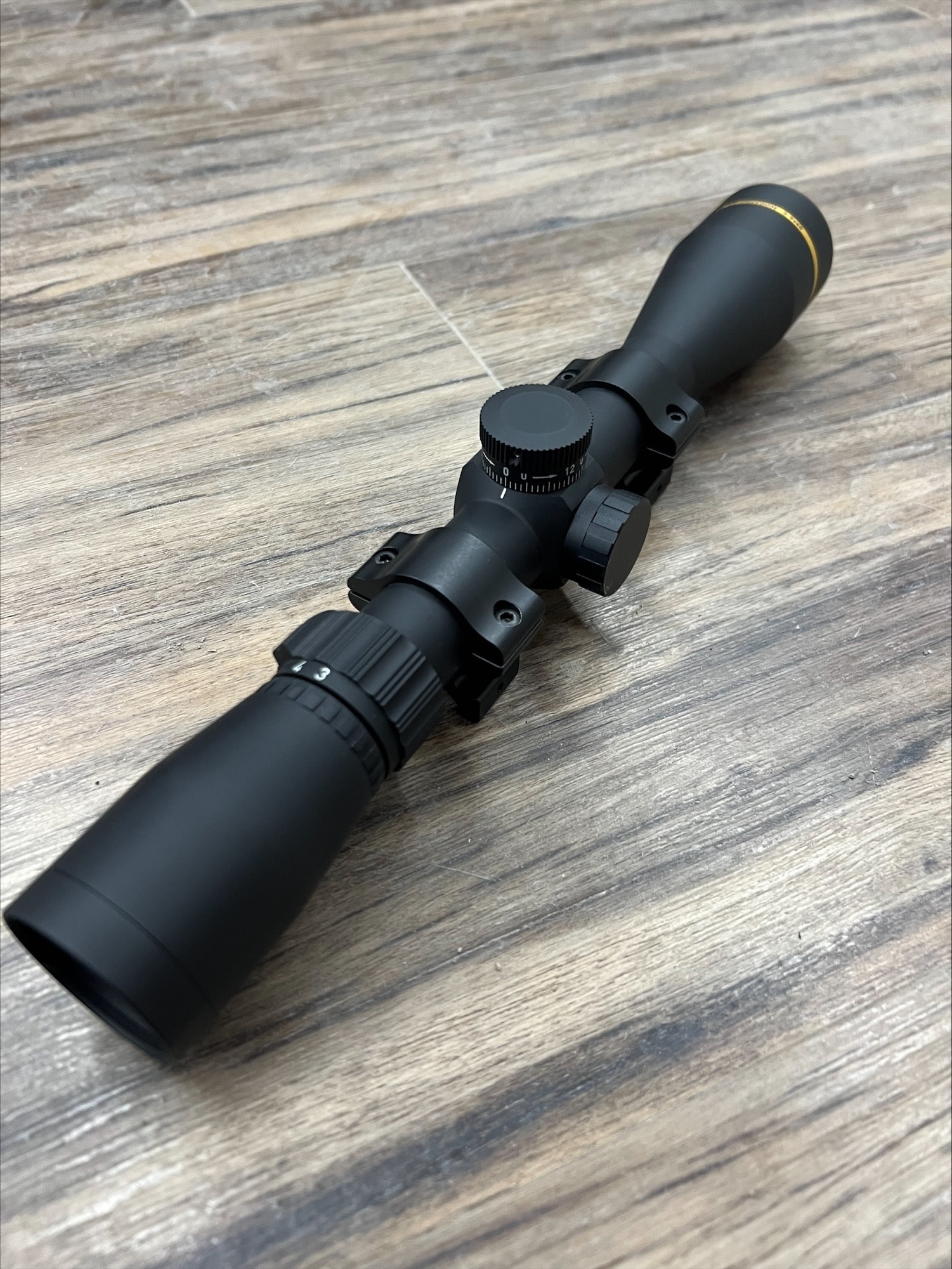 LEUPOLD LEUPOLD VX-FREEDOM RIFLESCOPE, 3-9X40, DUPLEX RETICLE, PRE-OWNED W/ RINGS