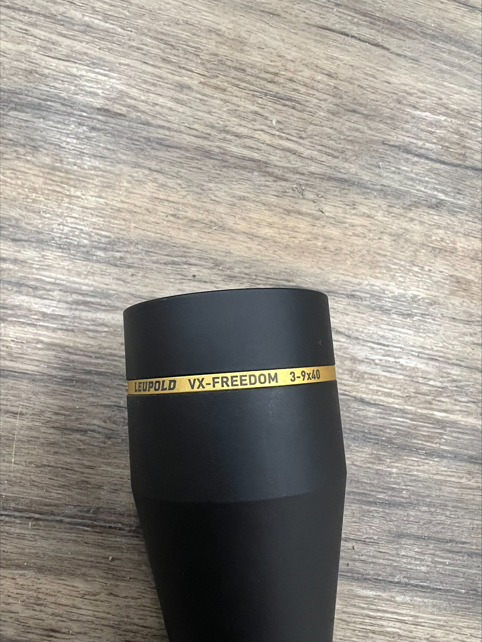 LEUPOLD LEUPOLD VX-FREEDOM RIFLESCOPE, 3-9X40, DUPLEX RETICLE, PRE-OWNED W/ RINGS