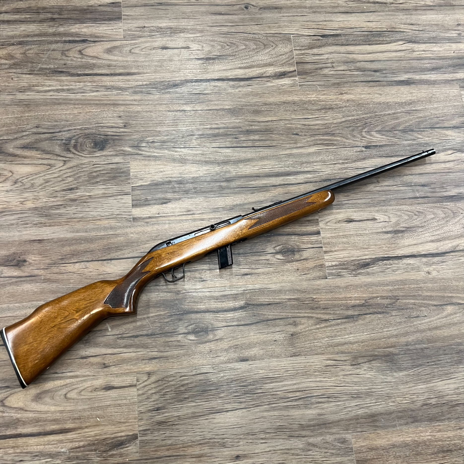 COOEY COOEY MODEL 64B RIFLE, .22LR, SEMI AUTO, WOOD STOCK, PRE-OWNED