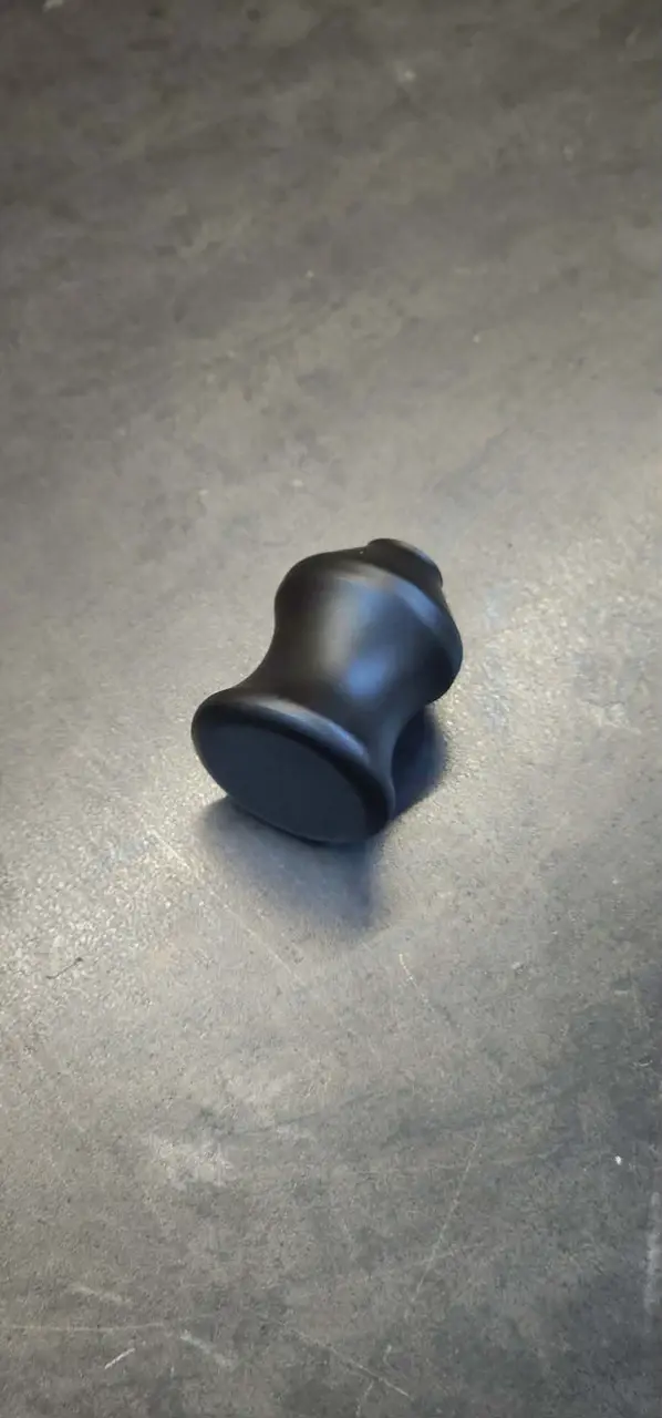 BECK BUILT BOLT KNOB, DEFIANCE DEVIANT, BLACK