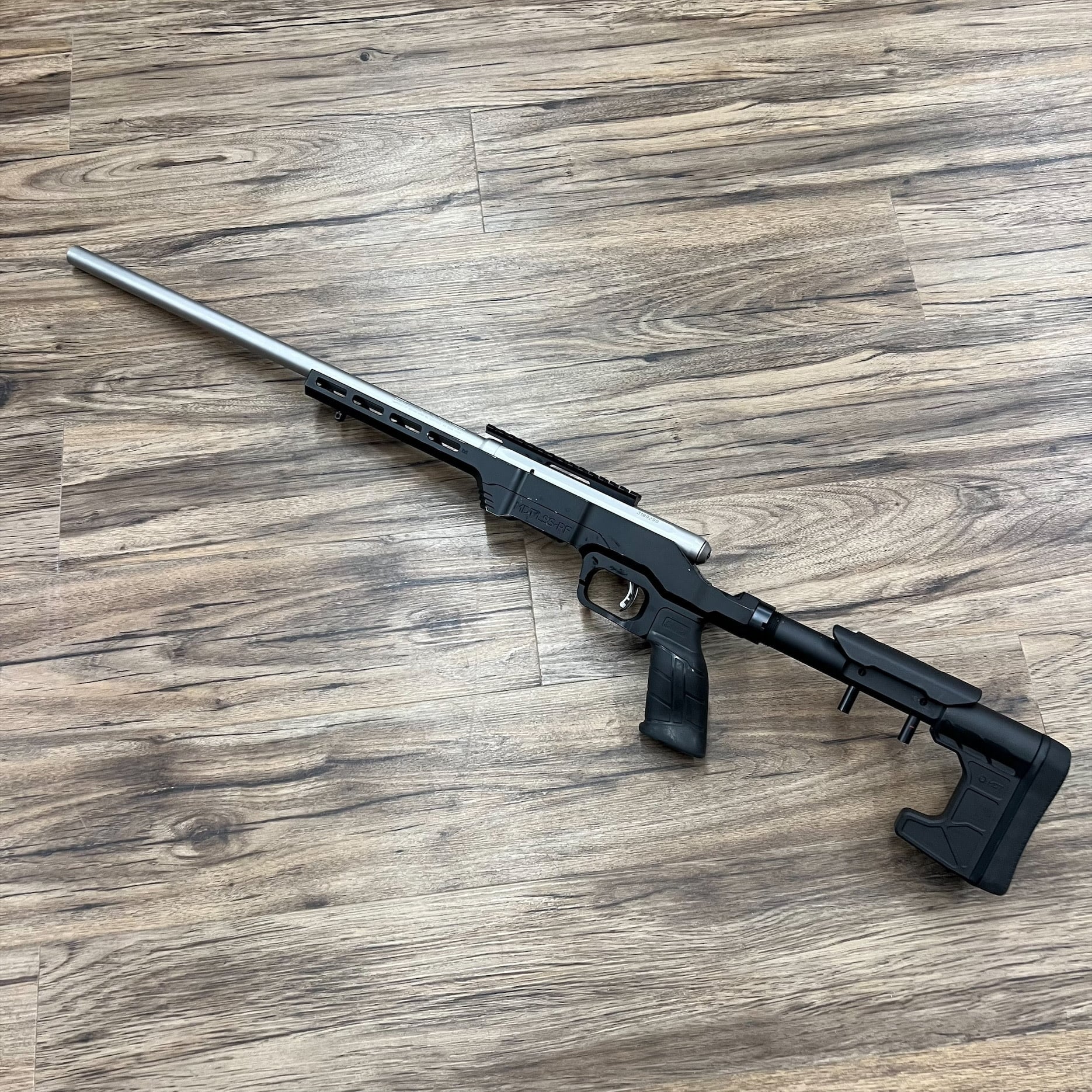 SAVAGE SAVAGE B22 RIFLE, 22LR, MDT LSS-RF CHASSIS, STAINLESS, PRE-OWNED