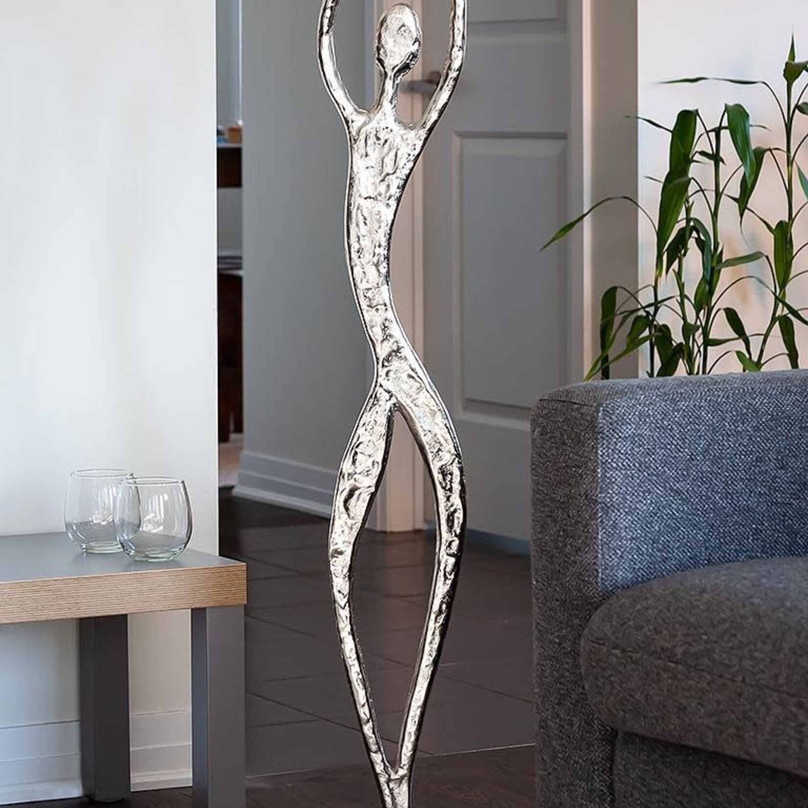 Figure, Graceful 46 in