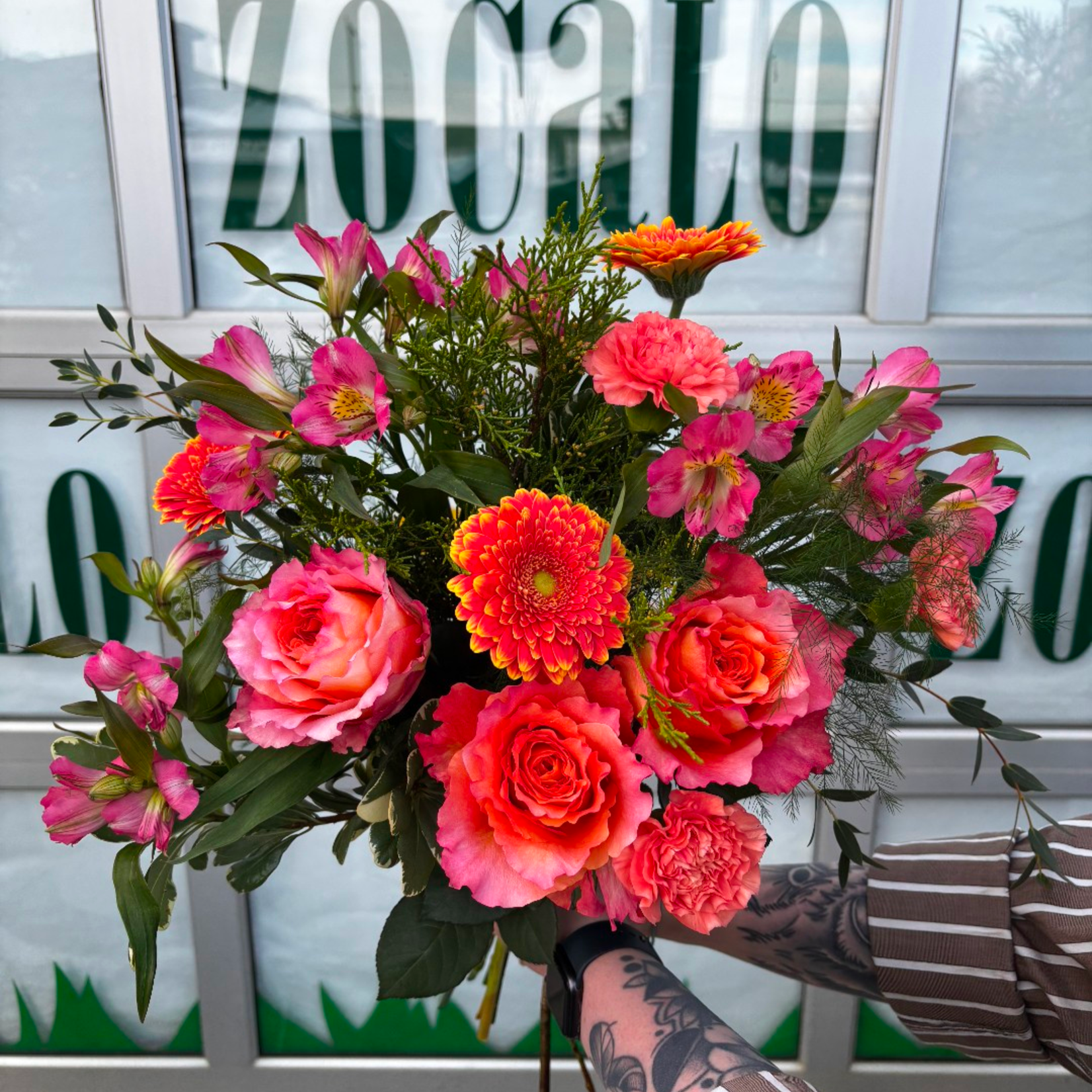 Mom's Seasonal Selection - Cut Flowers Bouquet