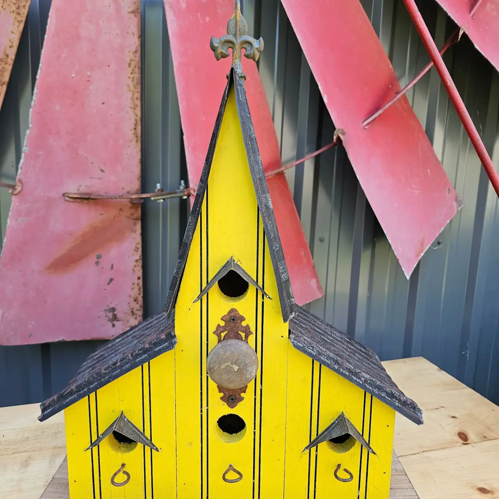 Bird House, Lily