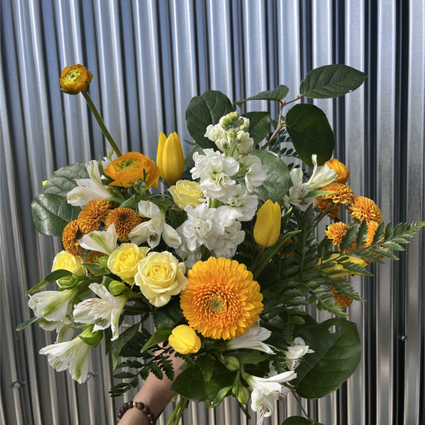 Mom's Seasonal Selection - Cut Flowers Bouquet