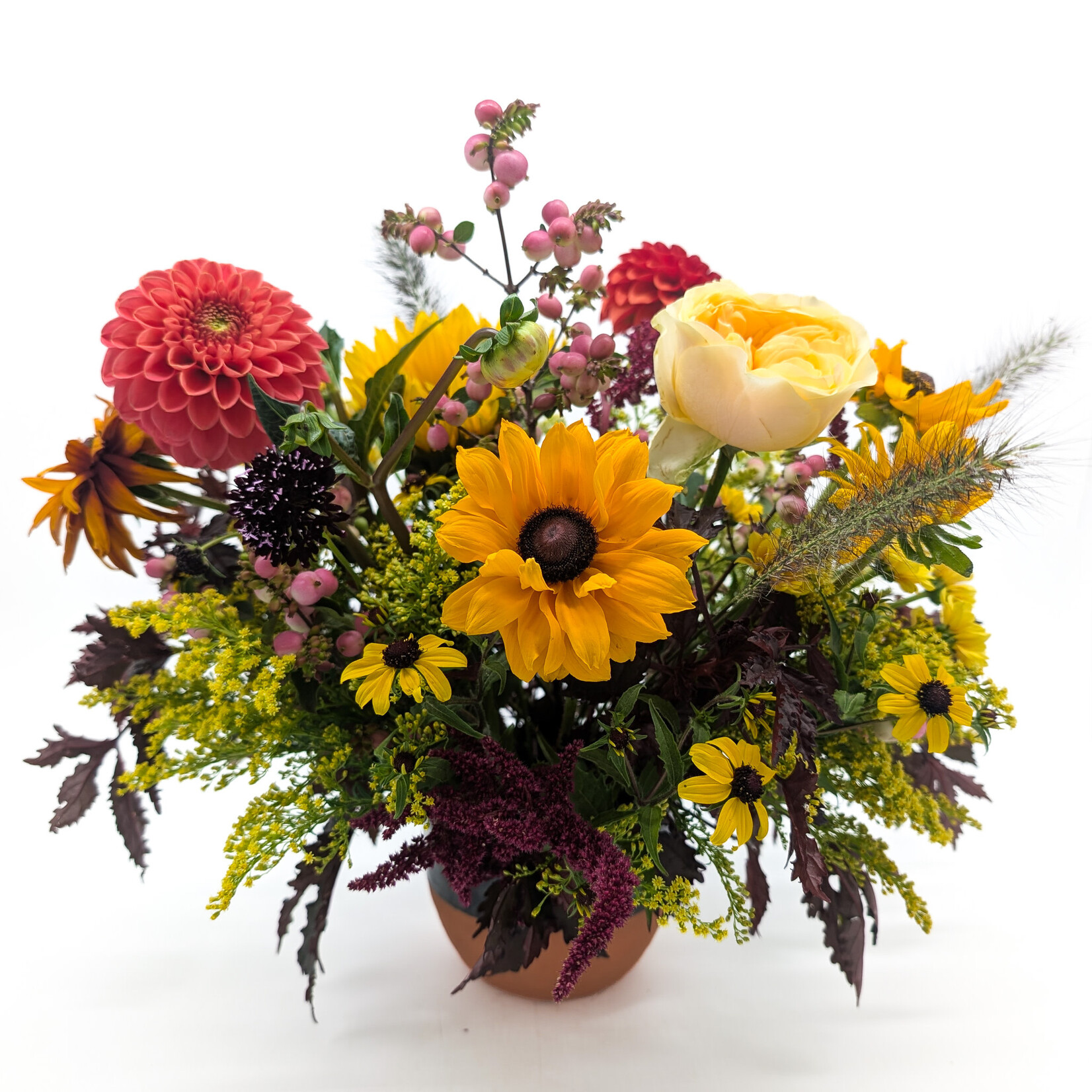 Workshop, Seasonal Local Flower Centerpiece Oct 8 2026 6:30PM