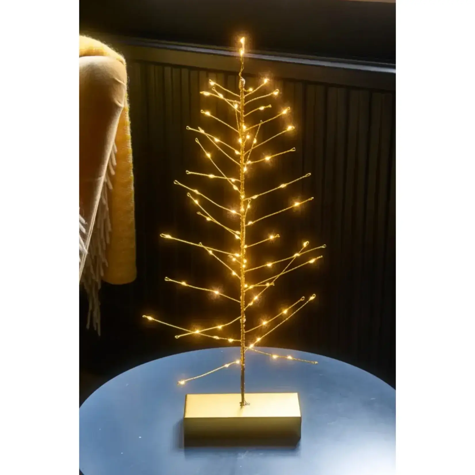 Light, Festive Tree Gold