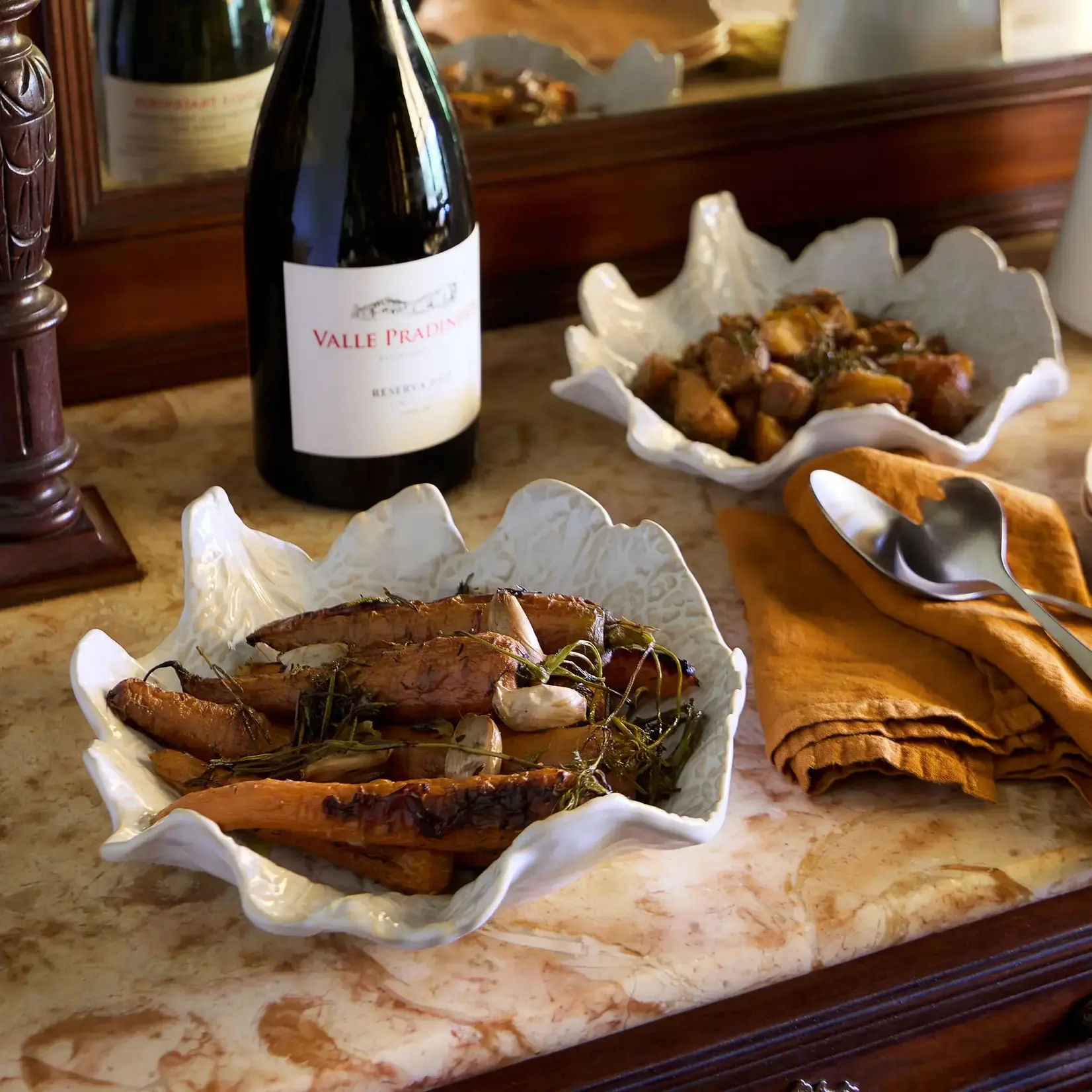Plate, Silvina Fennel White Leaf Centrepiece