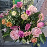 Mom's Seasonal selection - Cut Flower Bouquet