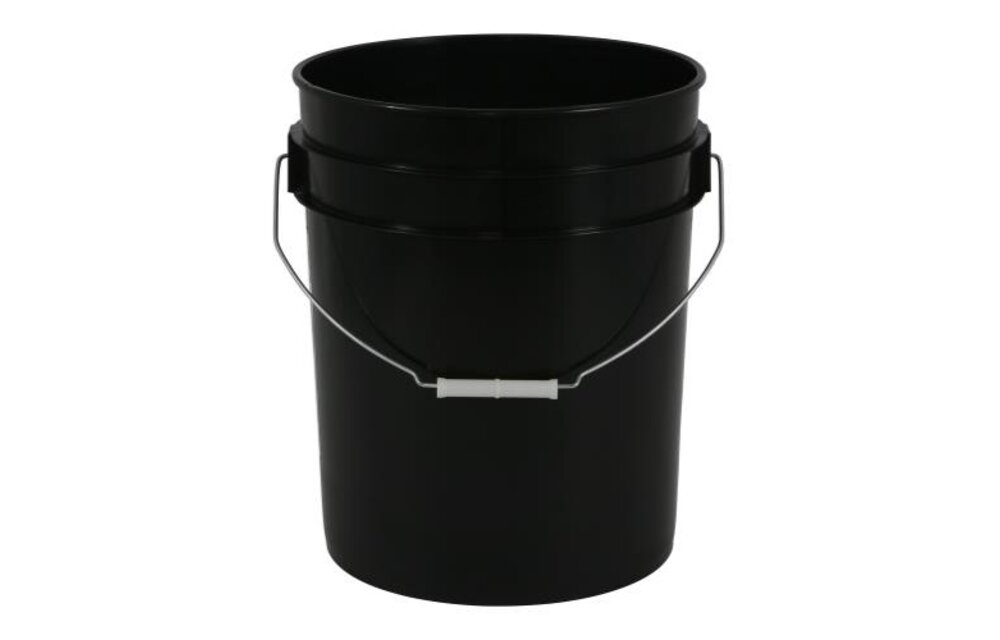 5 gallon black bucket