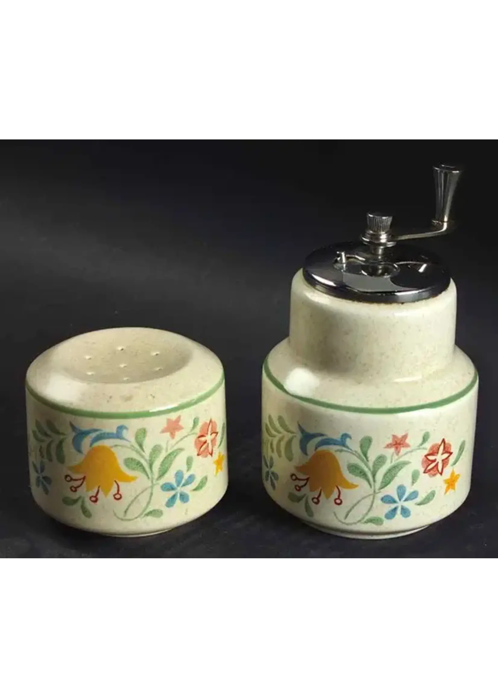 LENOX QUAKERTOWN SALT AND PEPPER MILL SET