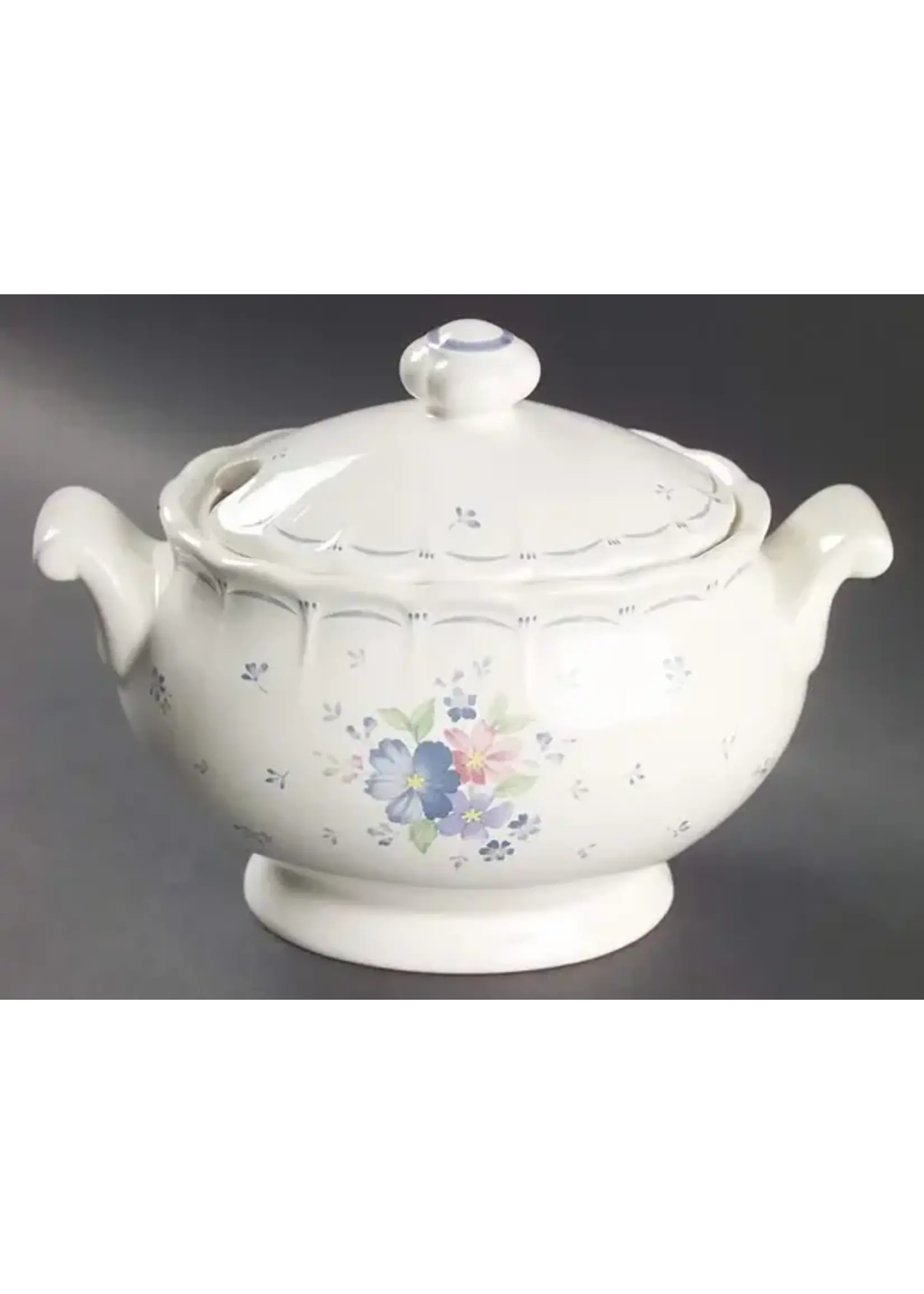 NIKKO DAUPHINE SAUCE BOAT & LID (NO LADLE) 7"