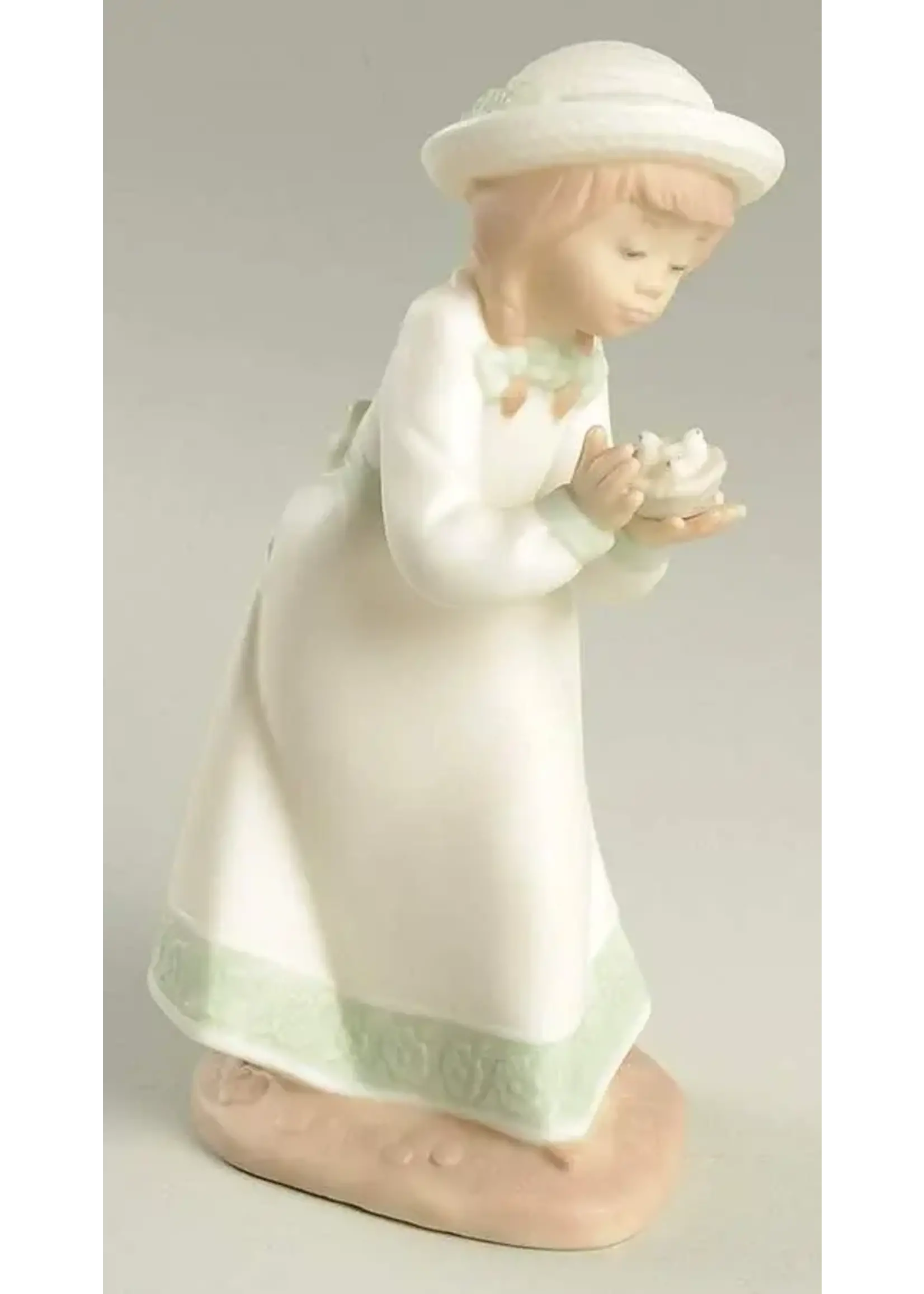 LLADRO GOLDEN MEMORIES SWEET TRIO FIGURINE