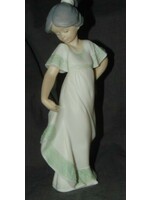 GOLDEN MEMORIES PRETTY AS A PICTURE GIRL FIGURINE