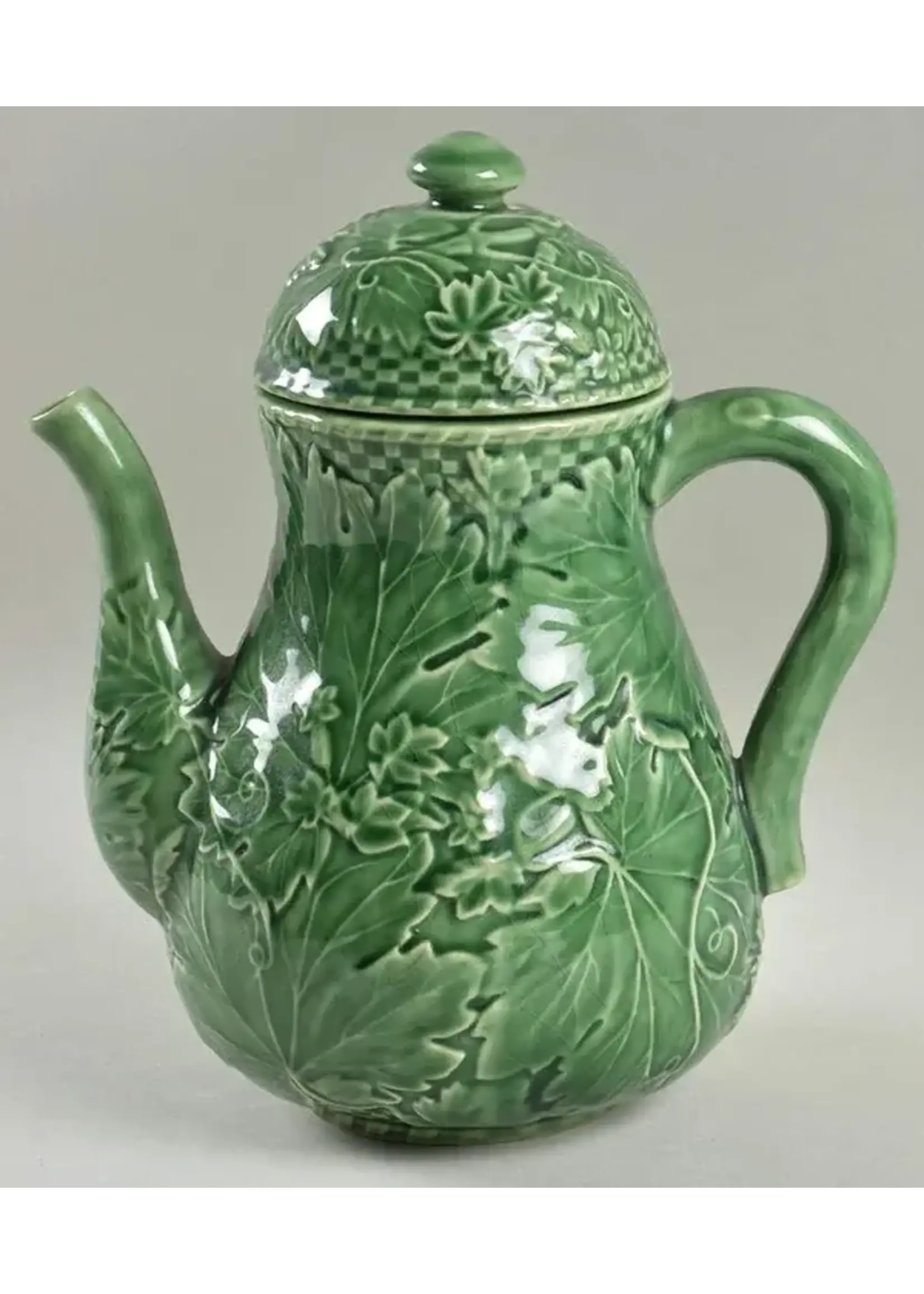 BORDALLO PINHEIRO VINE GREEN COFFEE POT