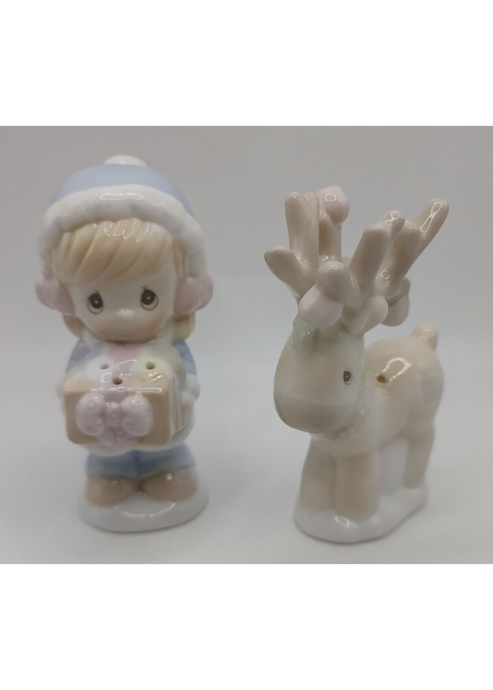 ENESCO A WINTER WONDERLAND SALT & PEPPER