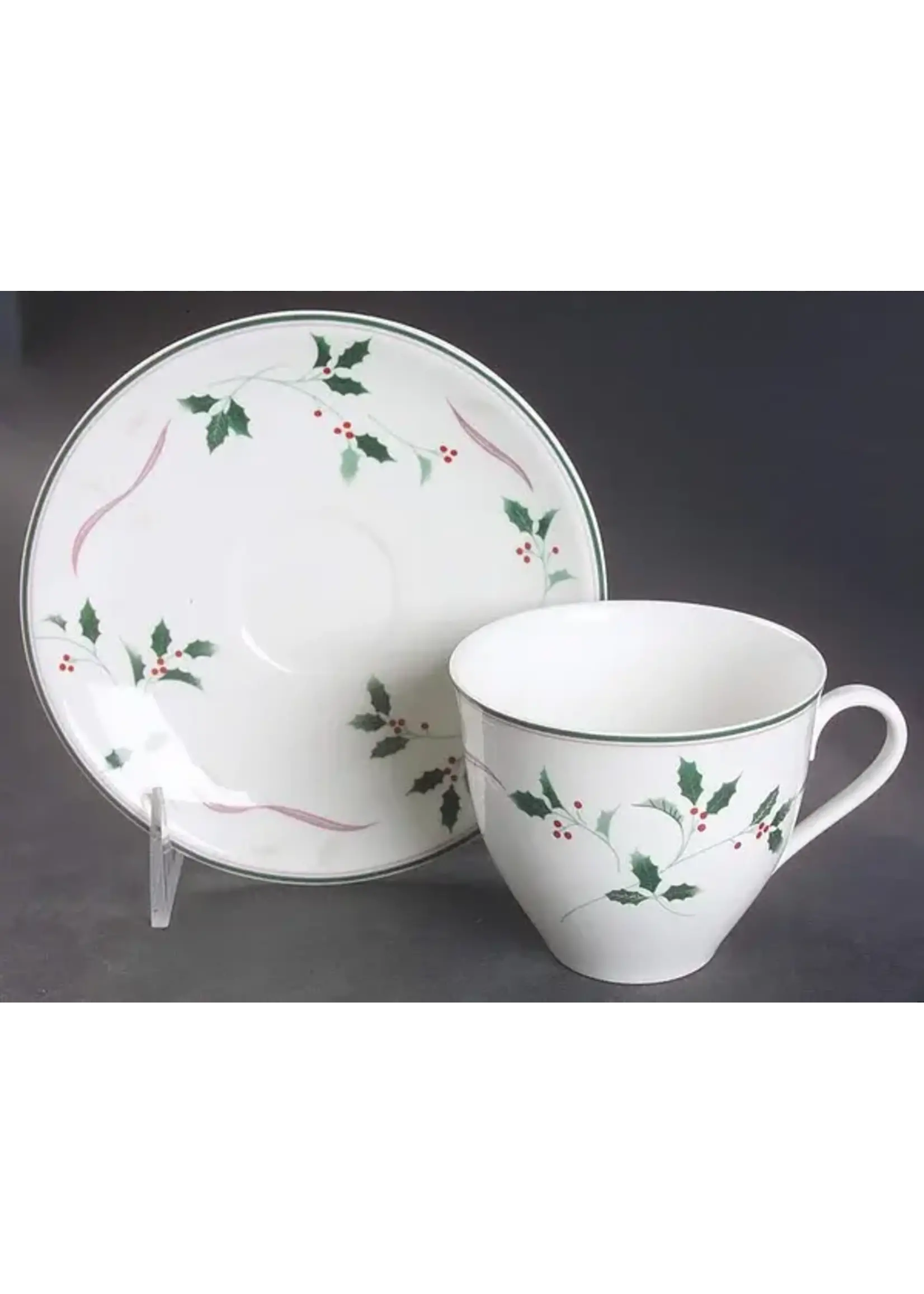 CHRISTOPHER STUART HOLIDAY SPLENDOR CUP & SAUCER