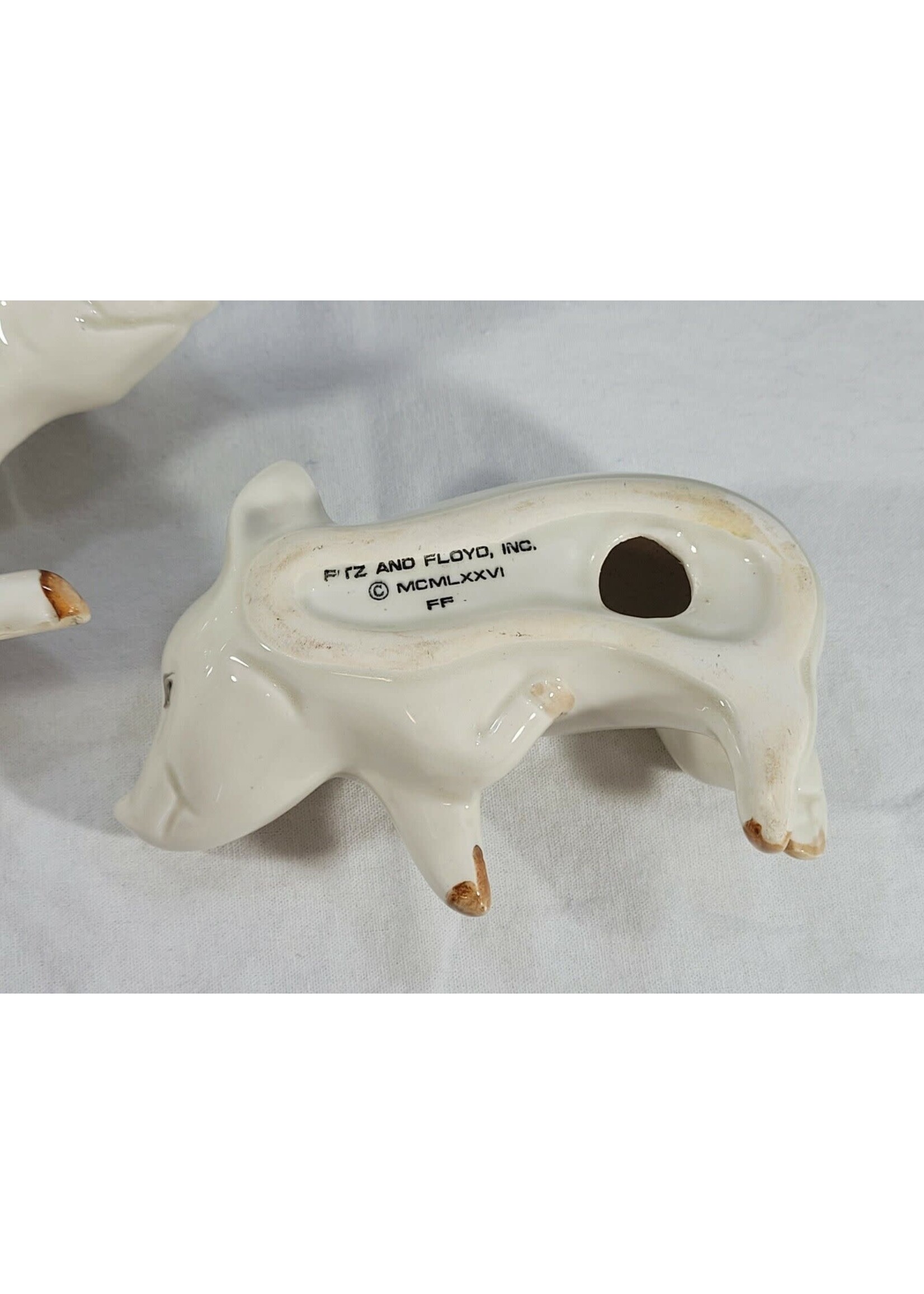 NESTLING PIGS FIGURAL SALT & PEPPER SET