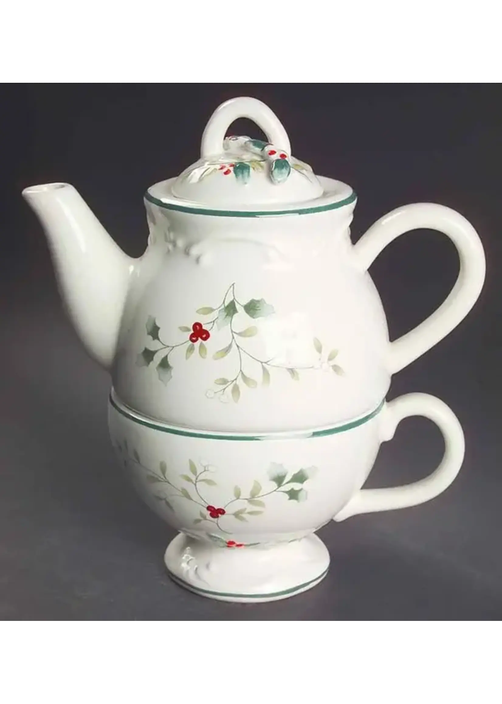 PFALTZGRAFF WINTERBERRY SCULPTED INDIVIDUAL TEAPOT W/CUP