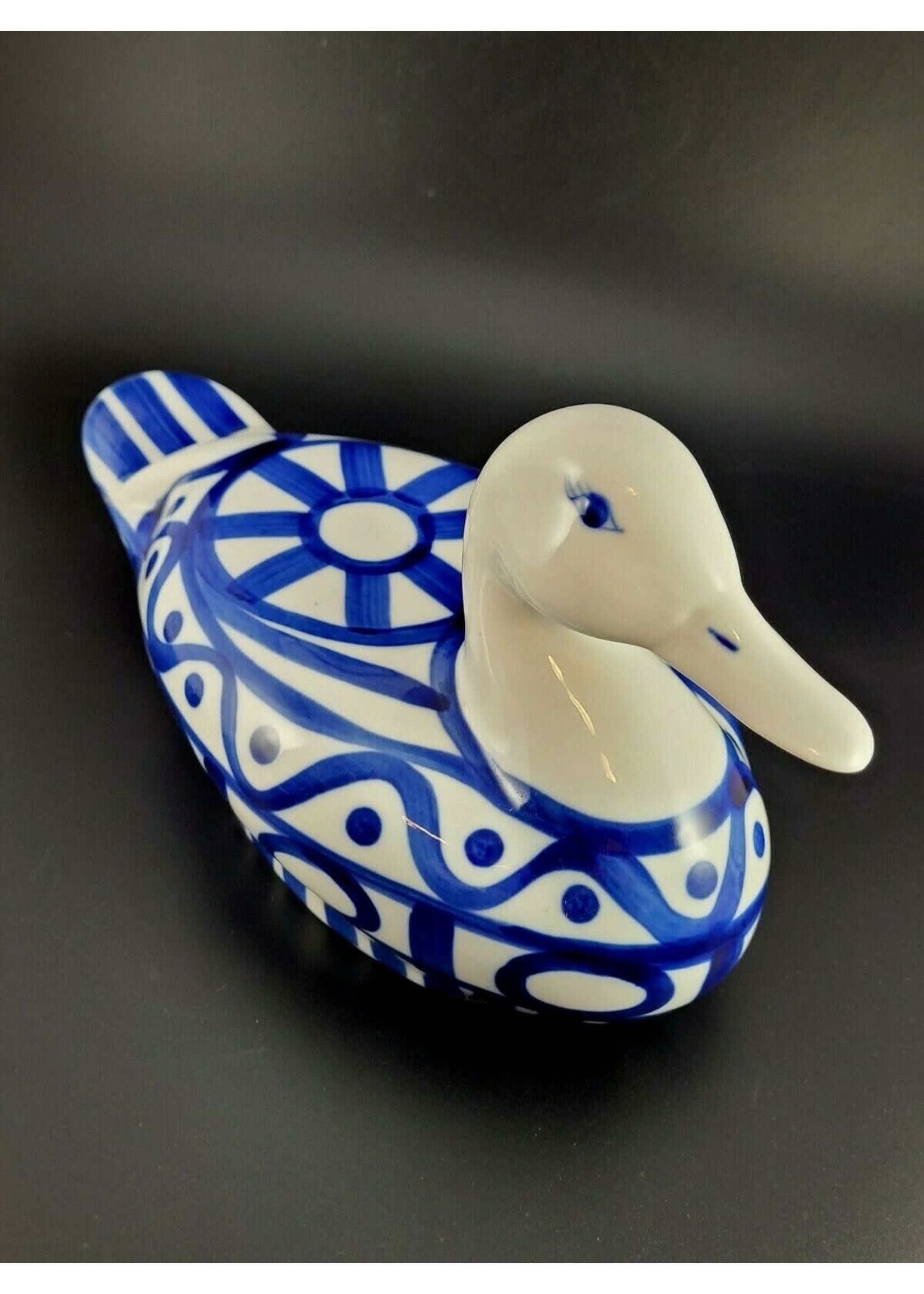 DANSL ARABESQUE BLUE/WHITE DUCK FIGURINE 91/2"