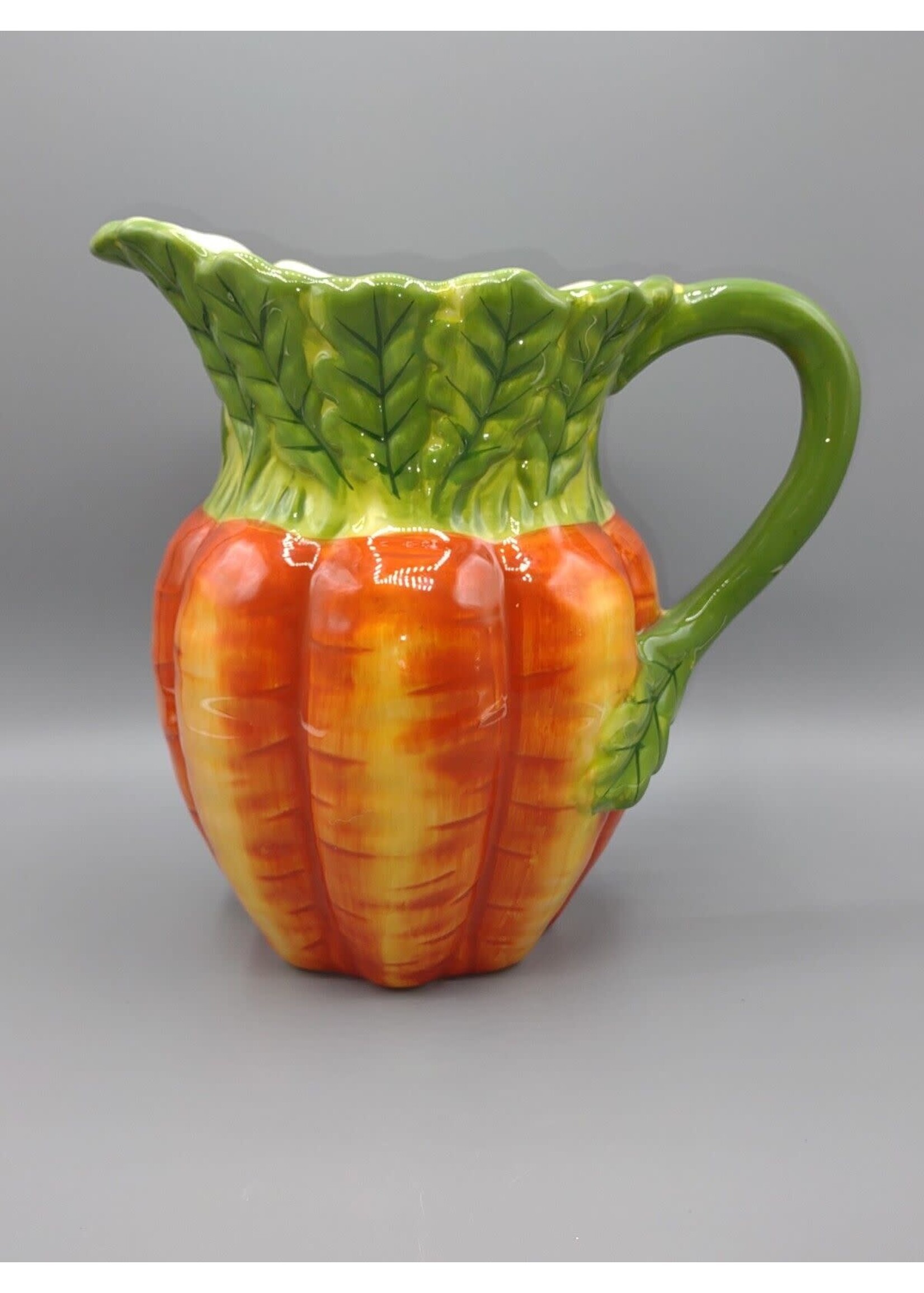 CARROTS PITCHER 9"