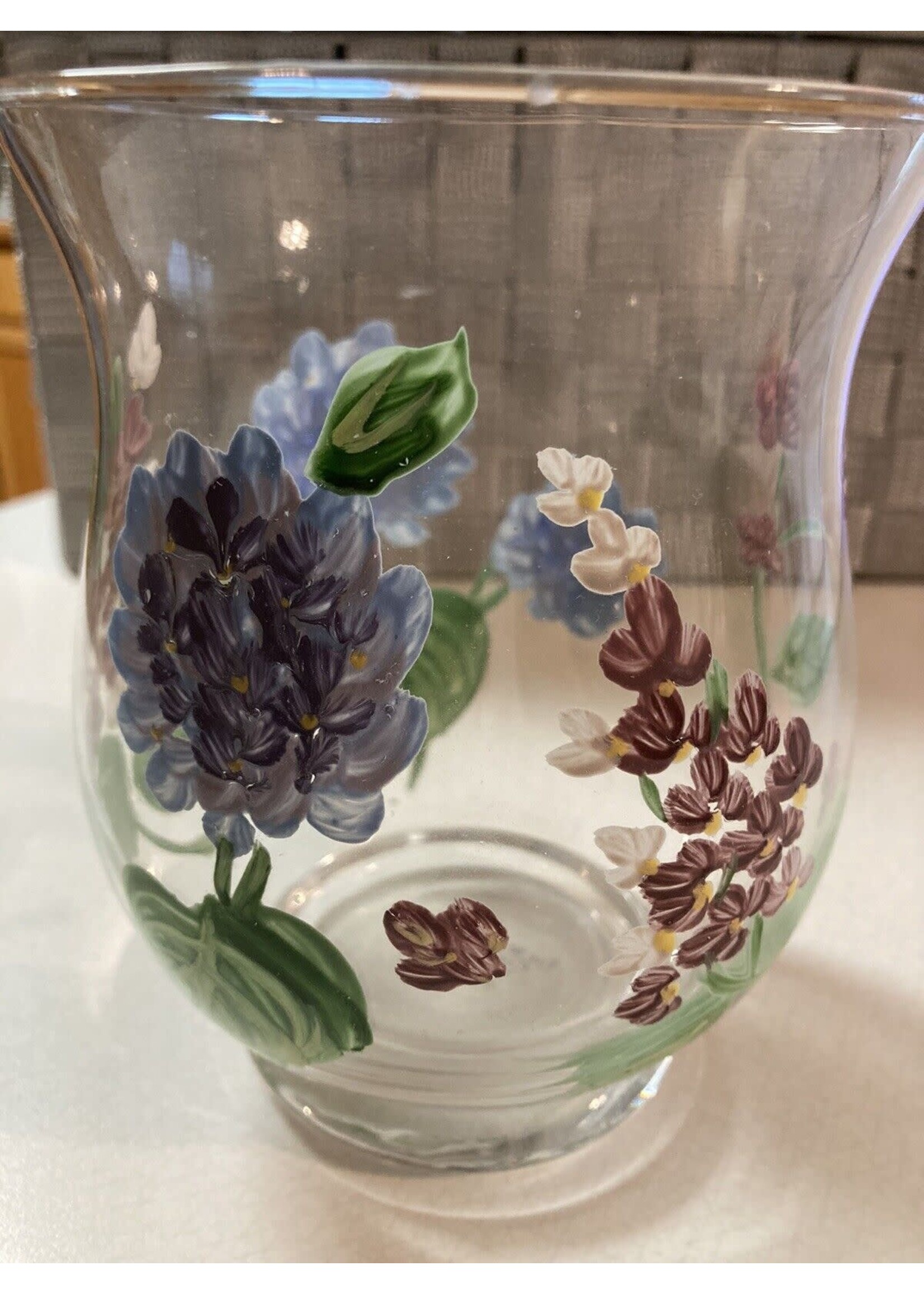 THE WHITE BARN CANDLE CO. WHITE BARN CANDLE COMPANY HYDRANGEA LILACS GLASS CANDLE HURRICANE VASE