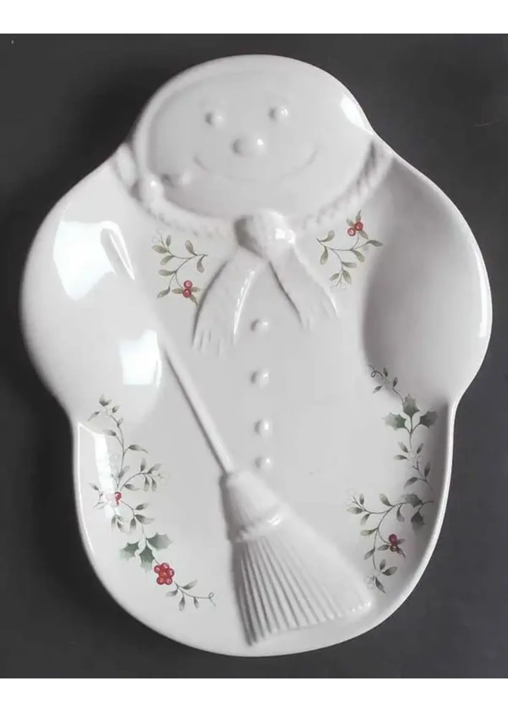 PFALTZGRAFF PLATE-SNOWMAN (EMBOSSED)