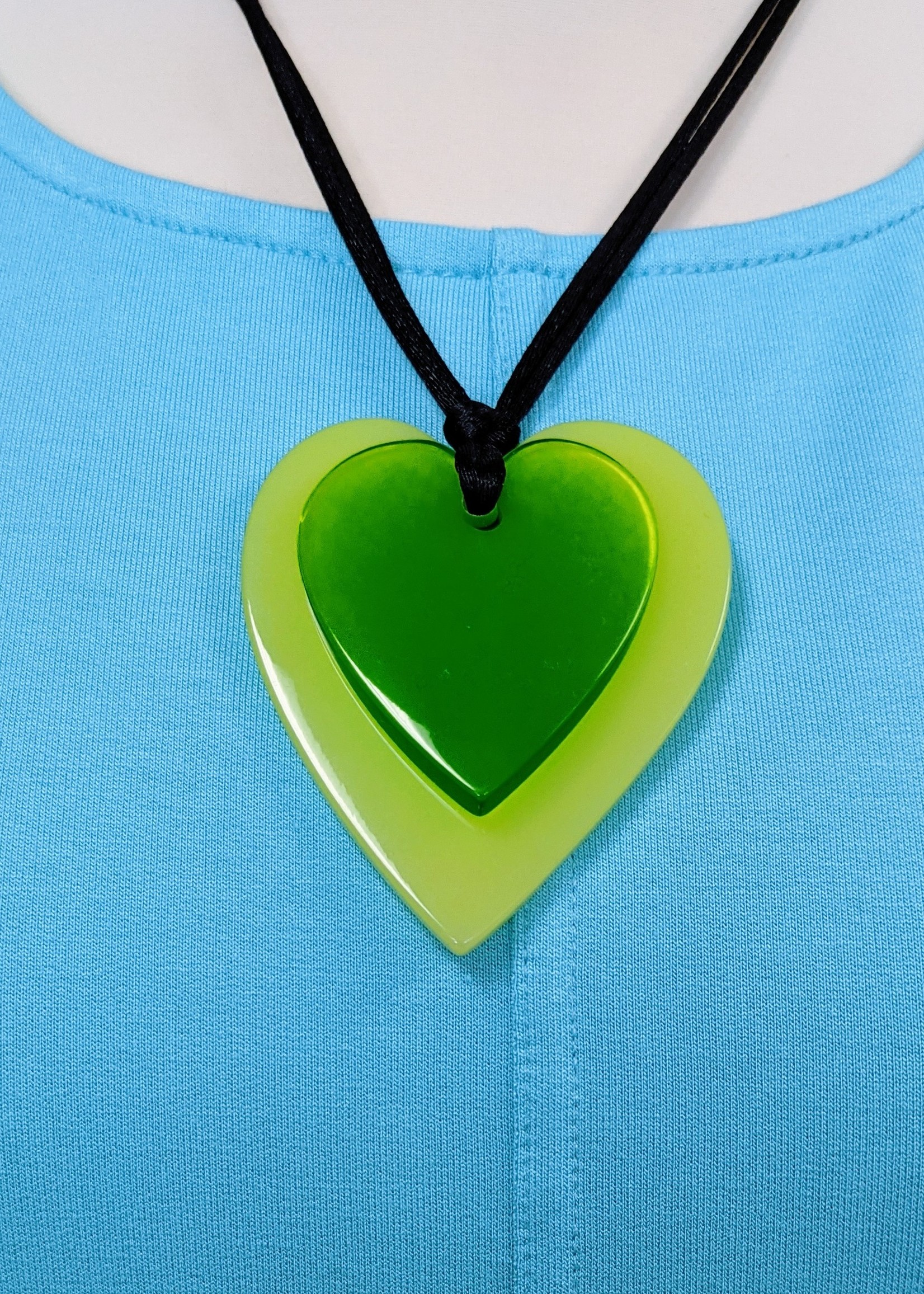 Zsiska Zsiska Double Heart Pendant, Lime Green