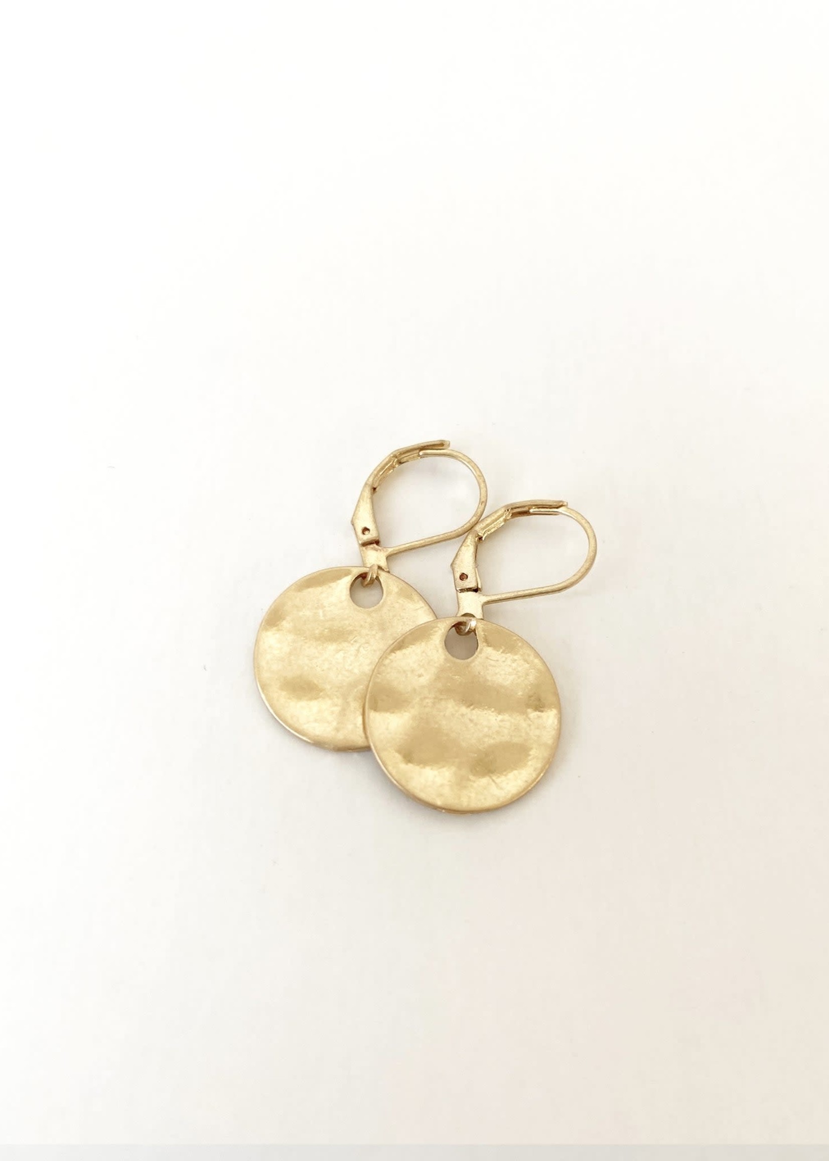 Caracol Caracol Gold Hammered Metal Earrings 2467-GLD-D