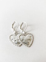 Caracol Caracol Antique Finish Heart Earrings Silver 2563-SLV
