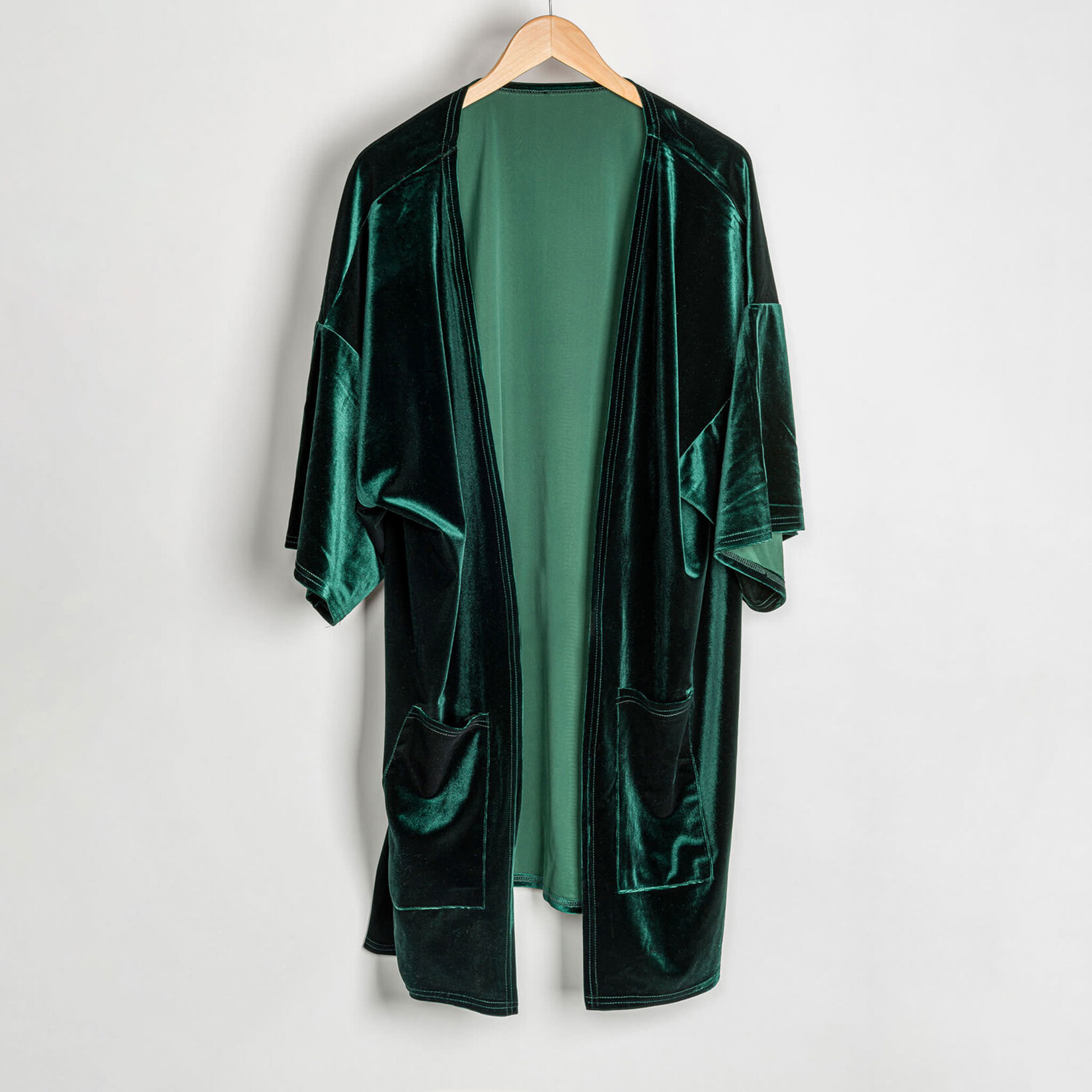 Howards Howard's Mid Thigh Length Velvet Kimono w/Pockets OS