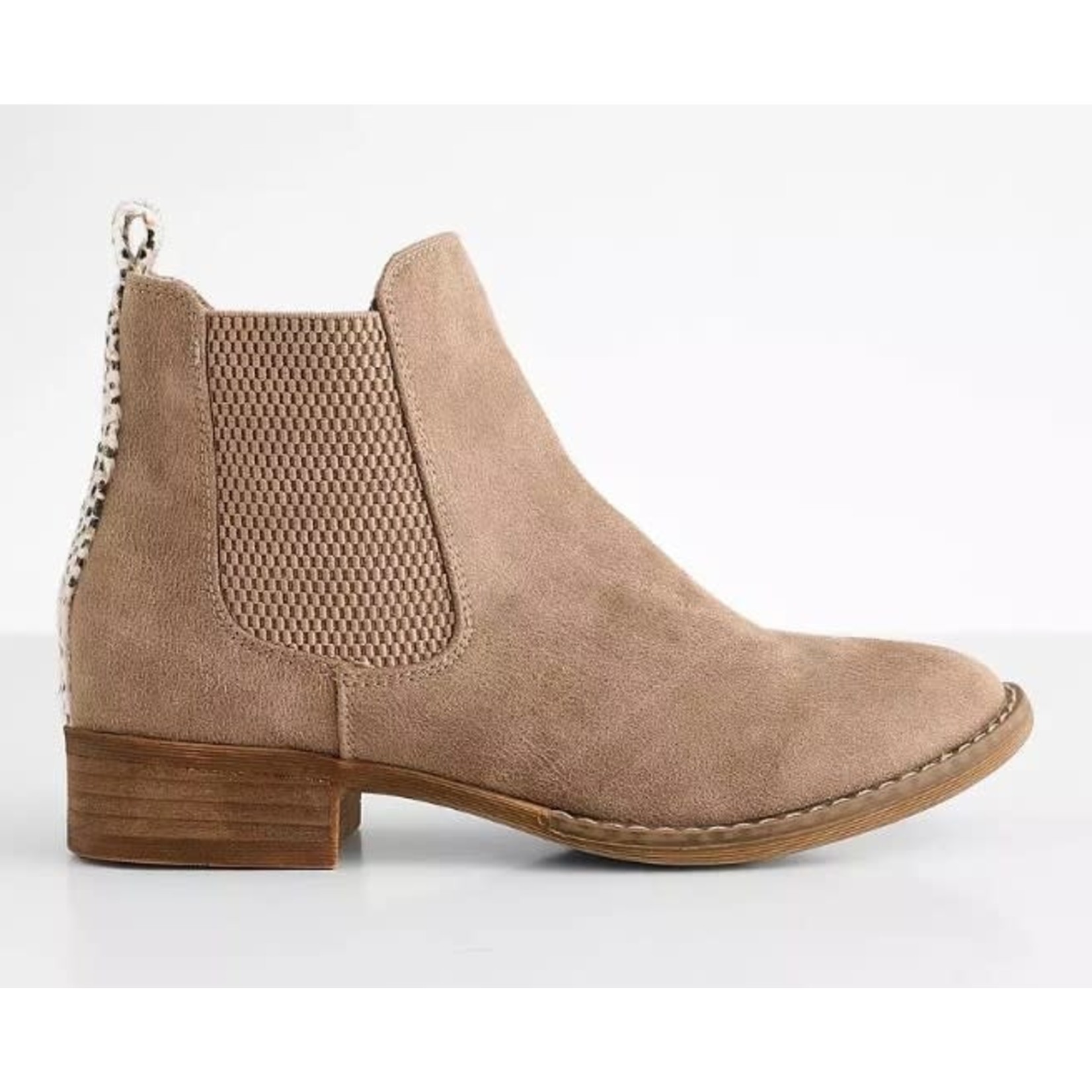 Very G Very G Blake Suede Booties Beige