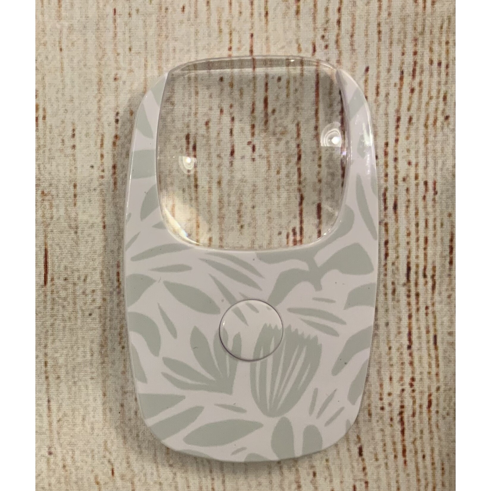 Optimum Optical Optimum Optical OptiCard LED Pocket Magnifier Sage Flower