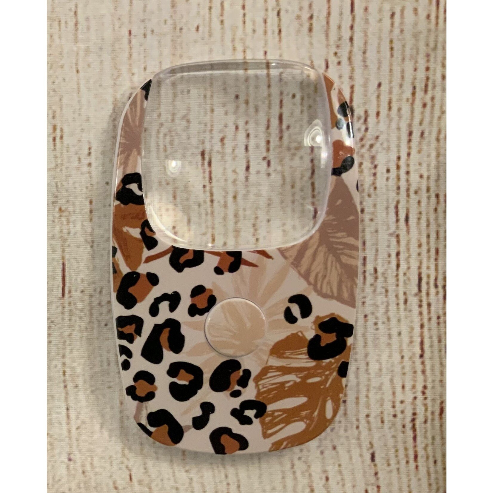 Optimum Optical Optimum Optical OptiCard LED Pocket Magnifier Leopard Leaves