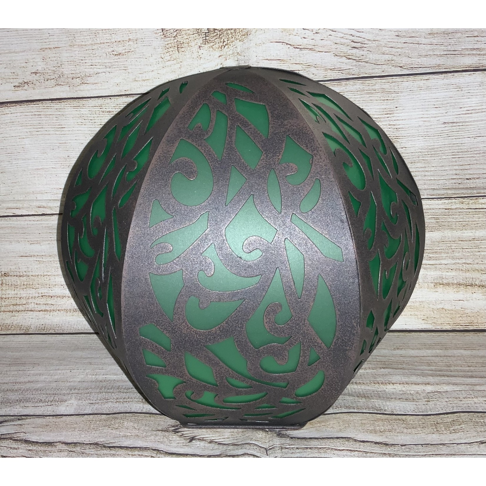 Gerson Solar Garden Meadow Outdoor Sculpture Green