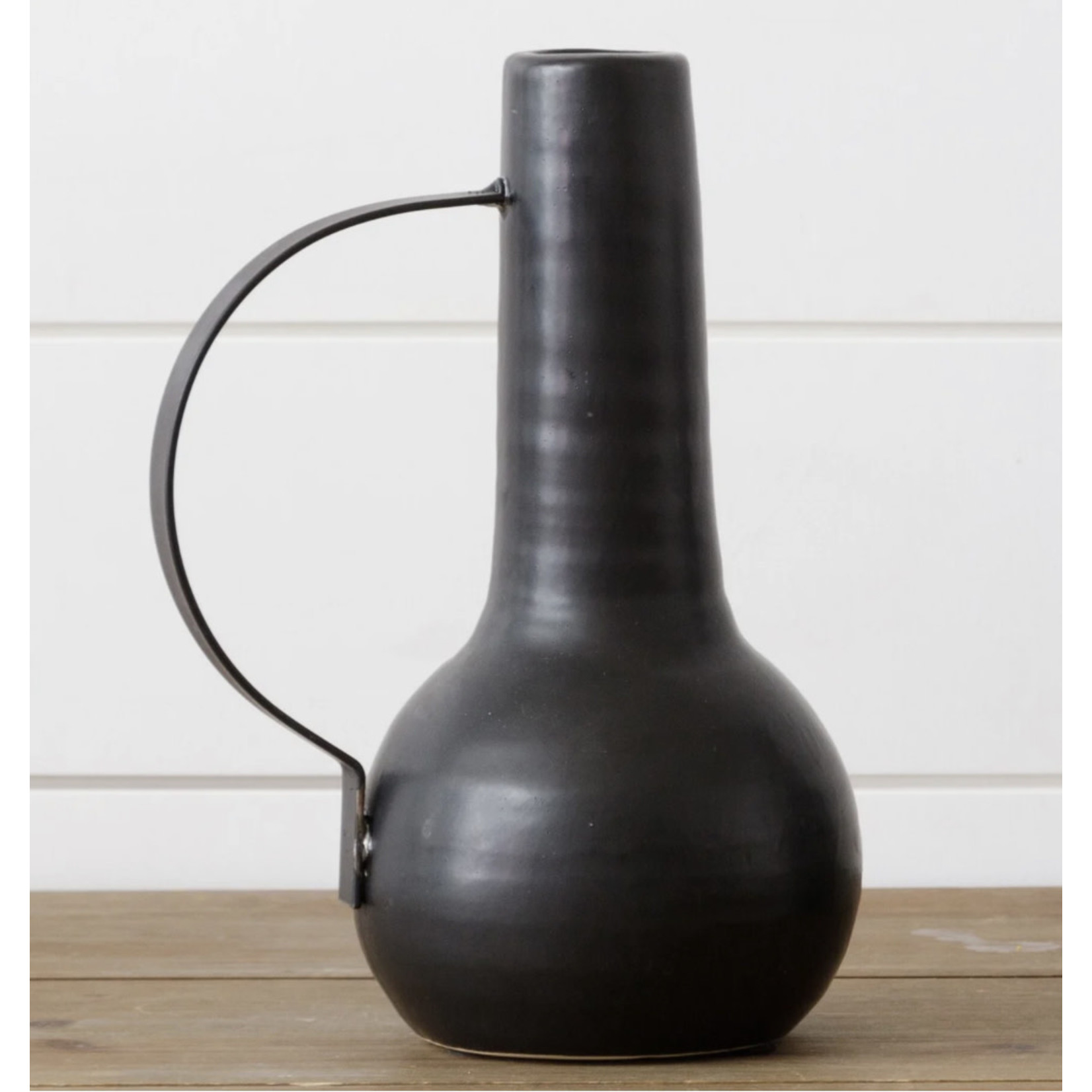 Audrey’s Black Matte Vase w/Handle