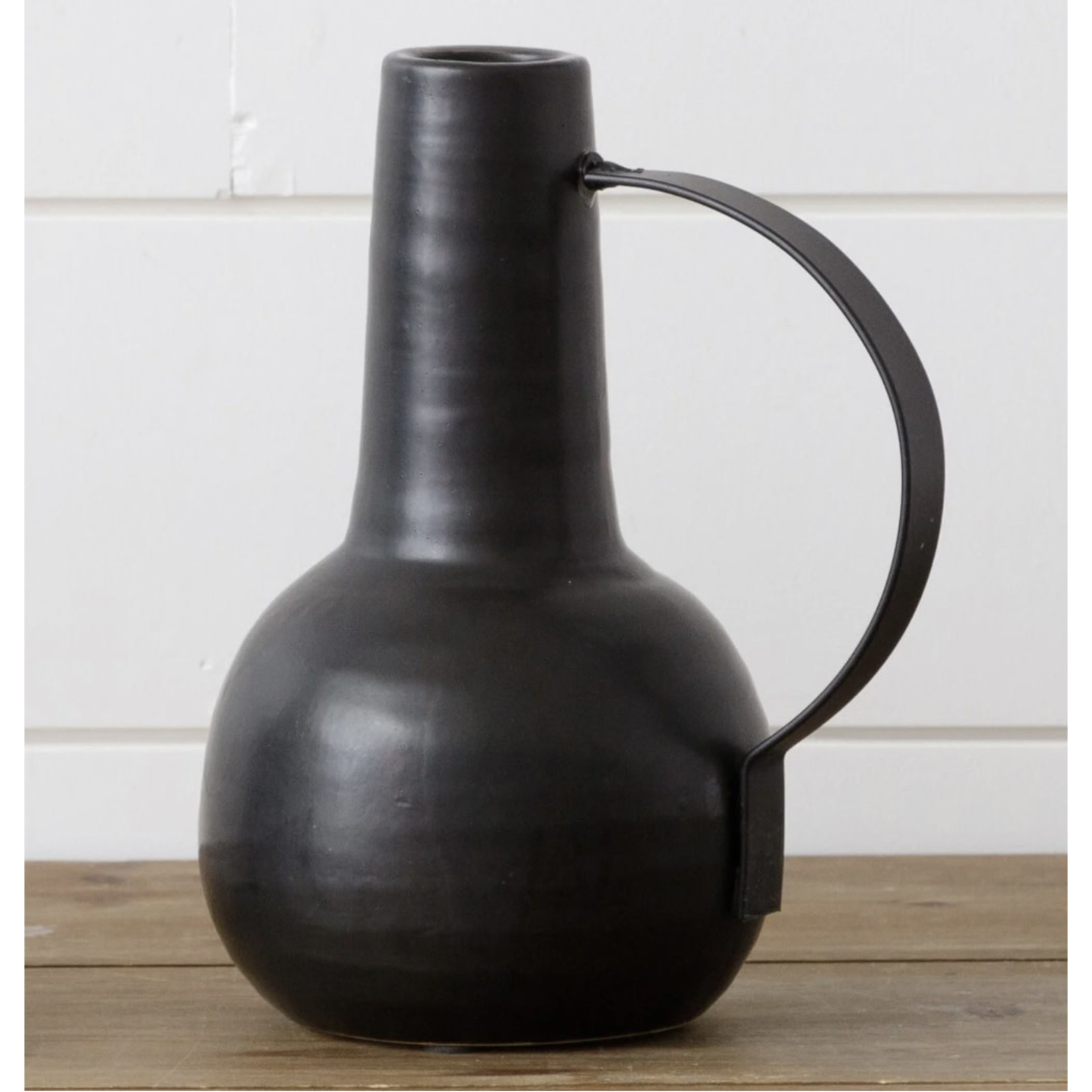 Audrey’s Black Matte Vase w/Handle Small