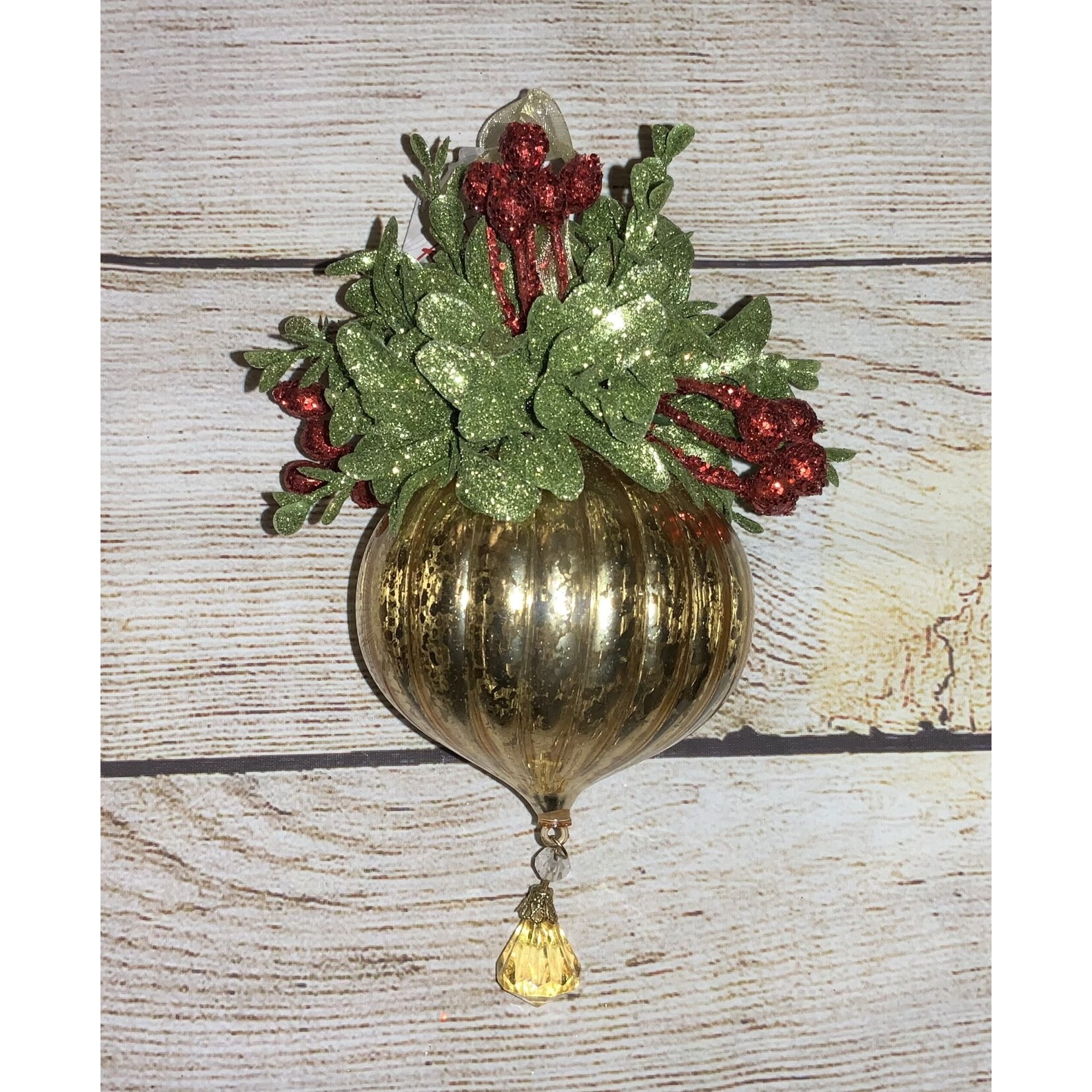 Ganz Kissing Krystal Hurricane Glass Ornament Round Style 2