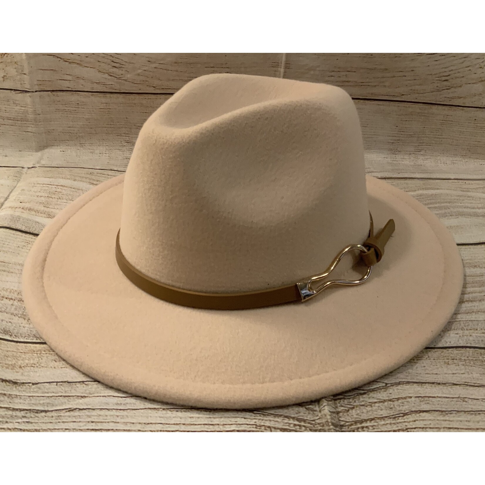 Jen & Co Jen & Co Leanna Metal Buckle Fedora Beige 2662