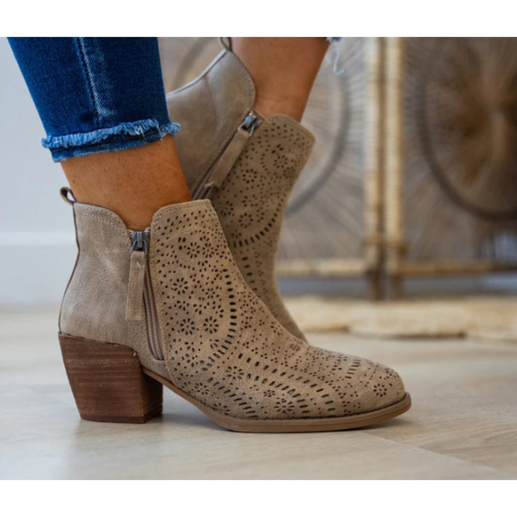 Very G Very G Gwen Boots Beige