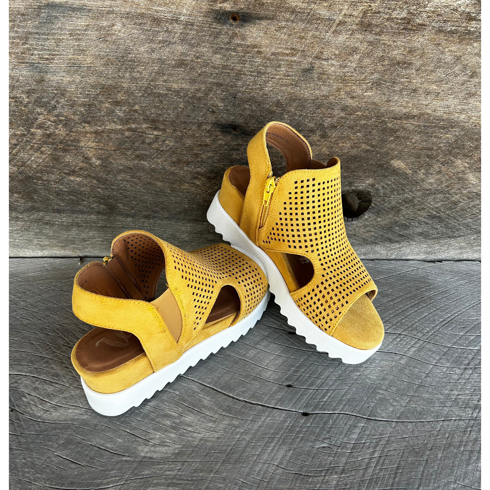 Very G Very G Amy 2 Wedge Yellow