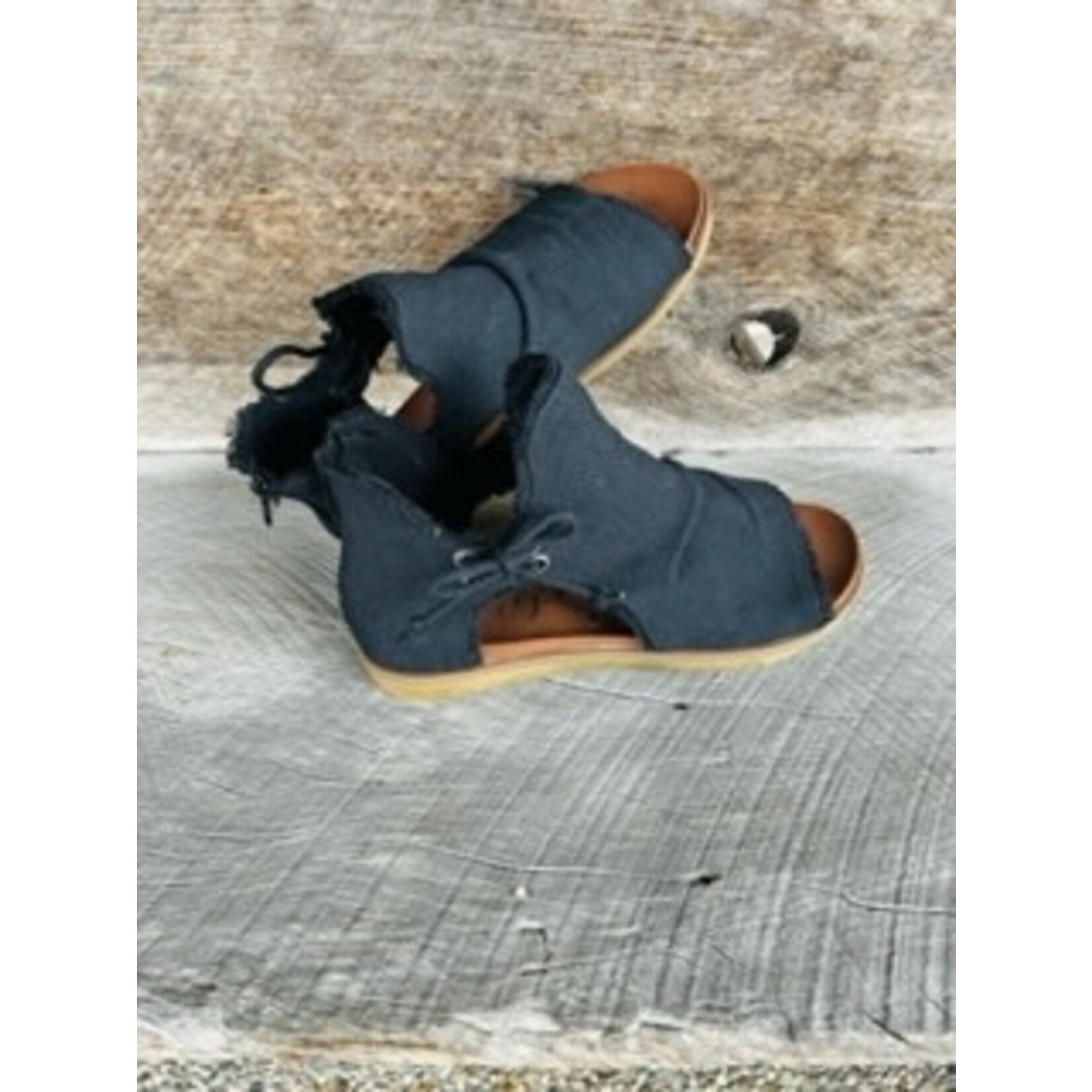 Very G Very G Rosalyn Black Sandals