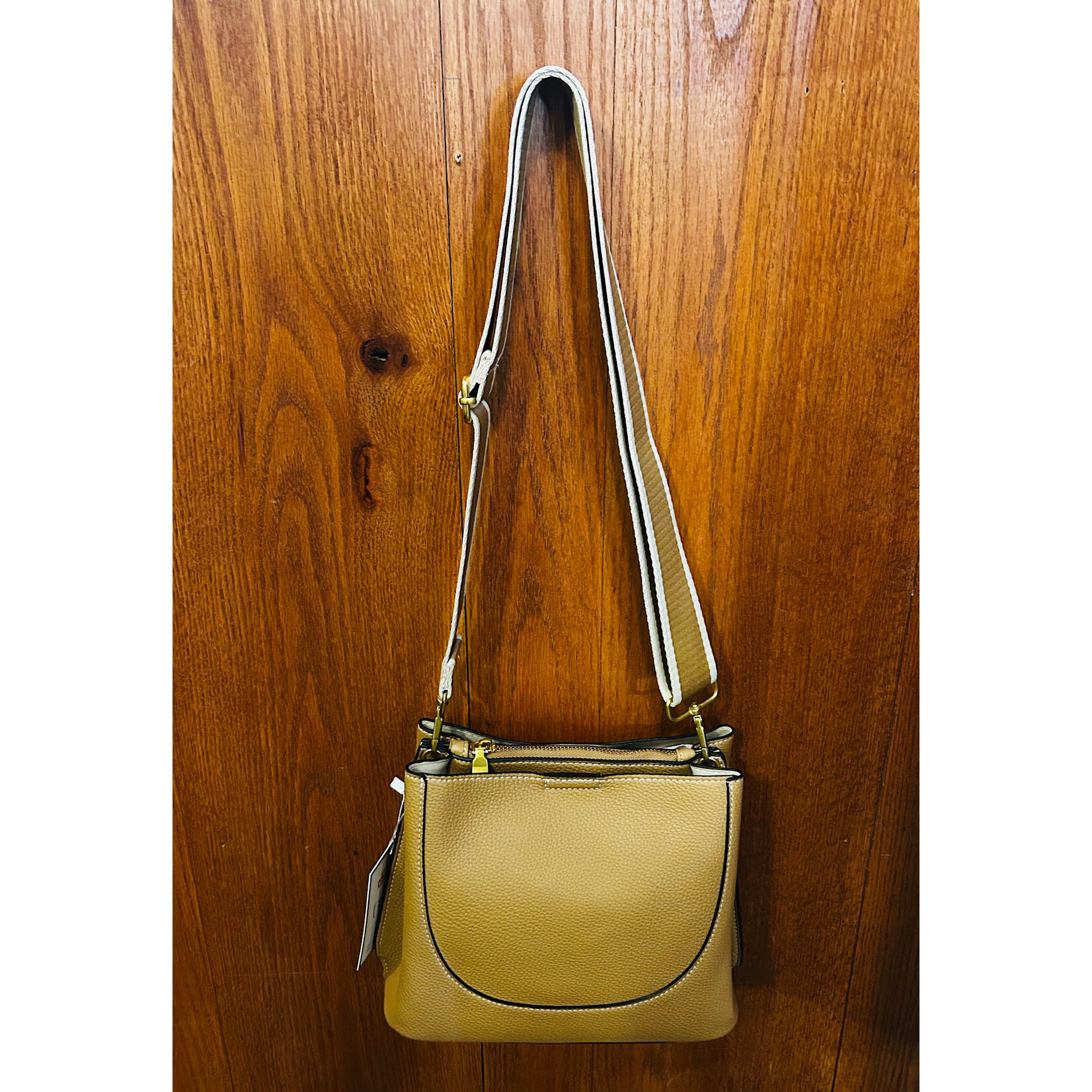 Jen & Co Jen & Co Corinna Bucket Bag Tan M2765