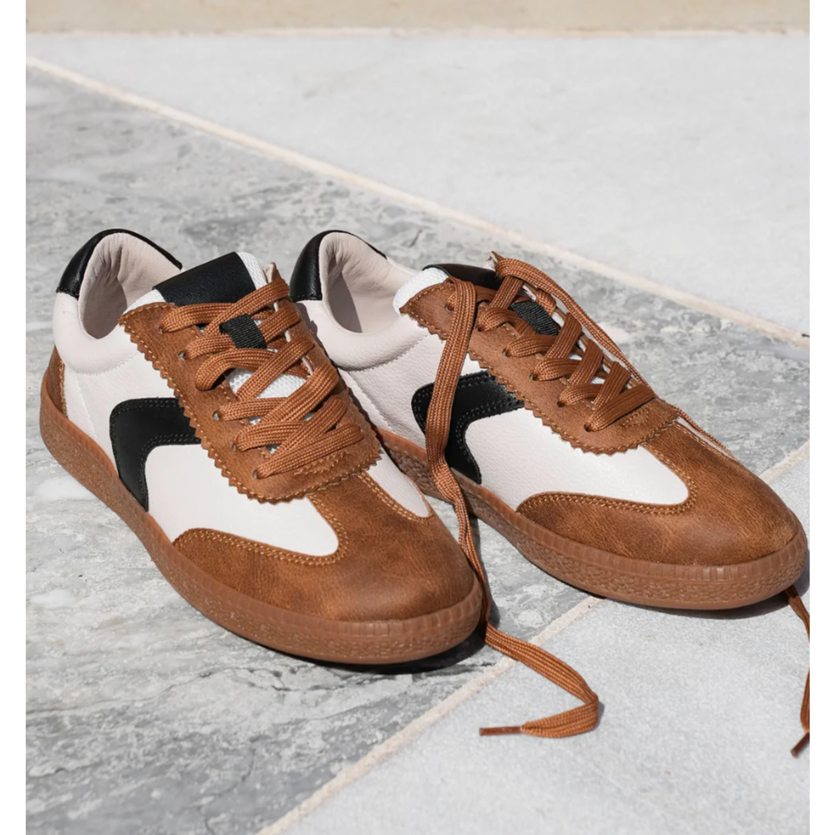 Corkys Corkys Spoiler Alert Lace Up Sneakers Tan Combo
