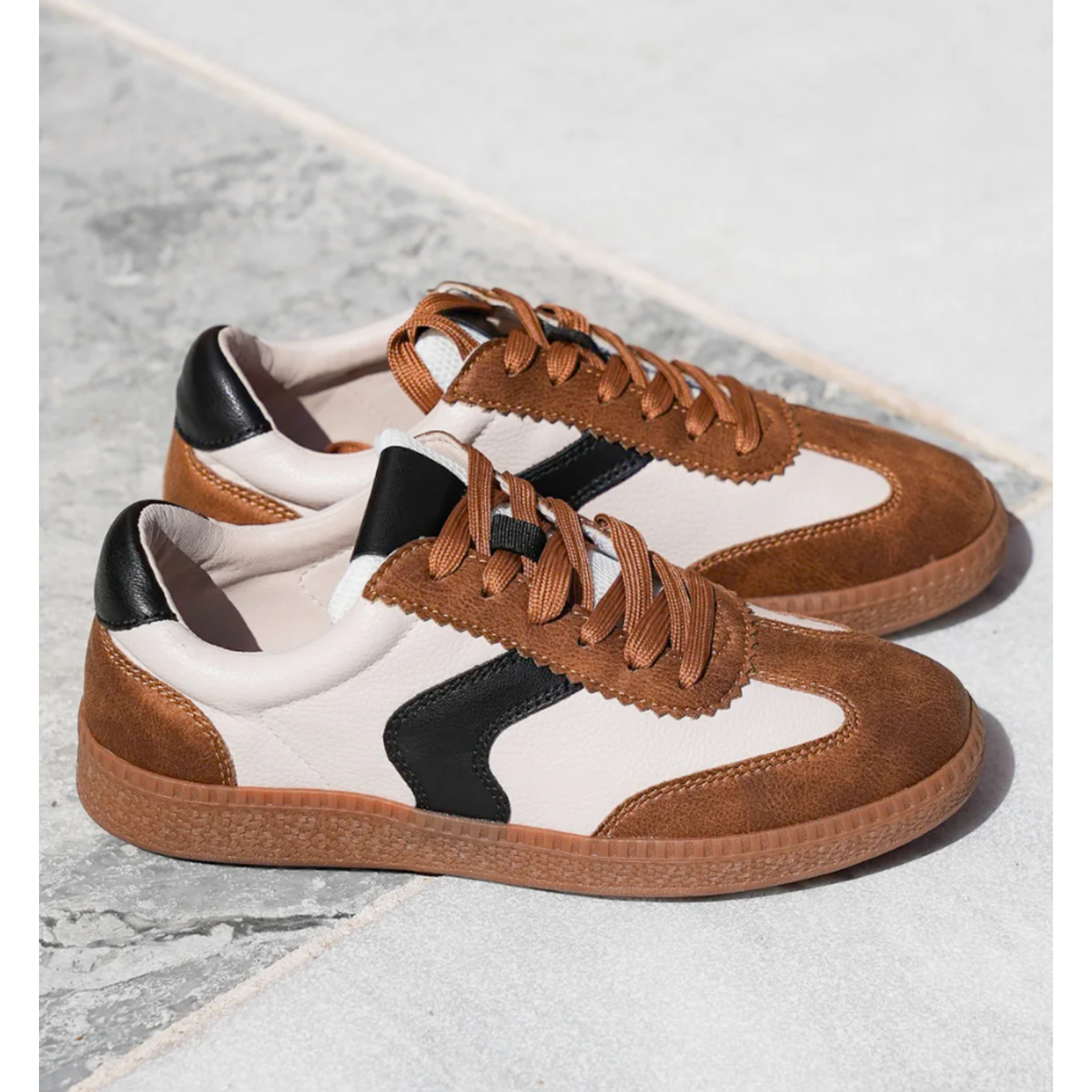 Corkys Corkys Spoiler Alert Lace Up Sneakers Tan Combo