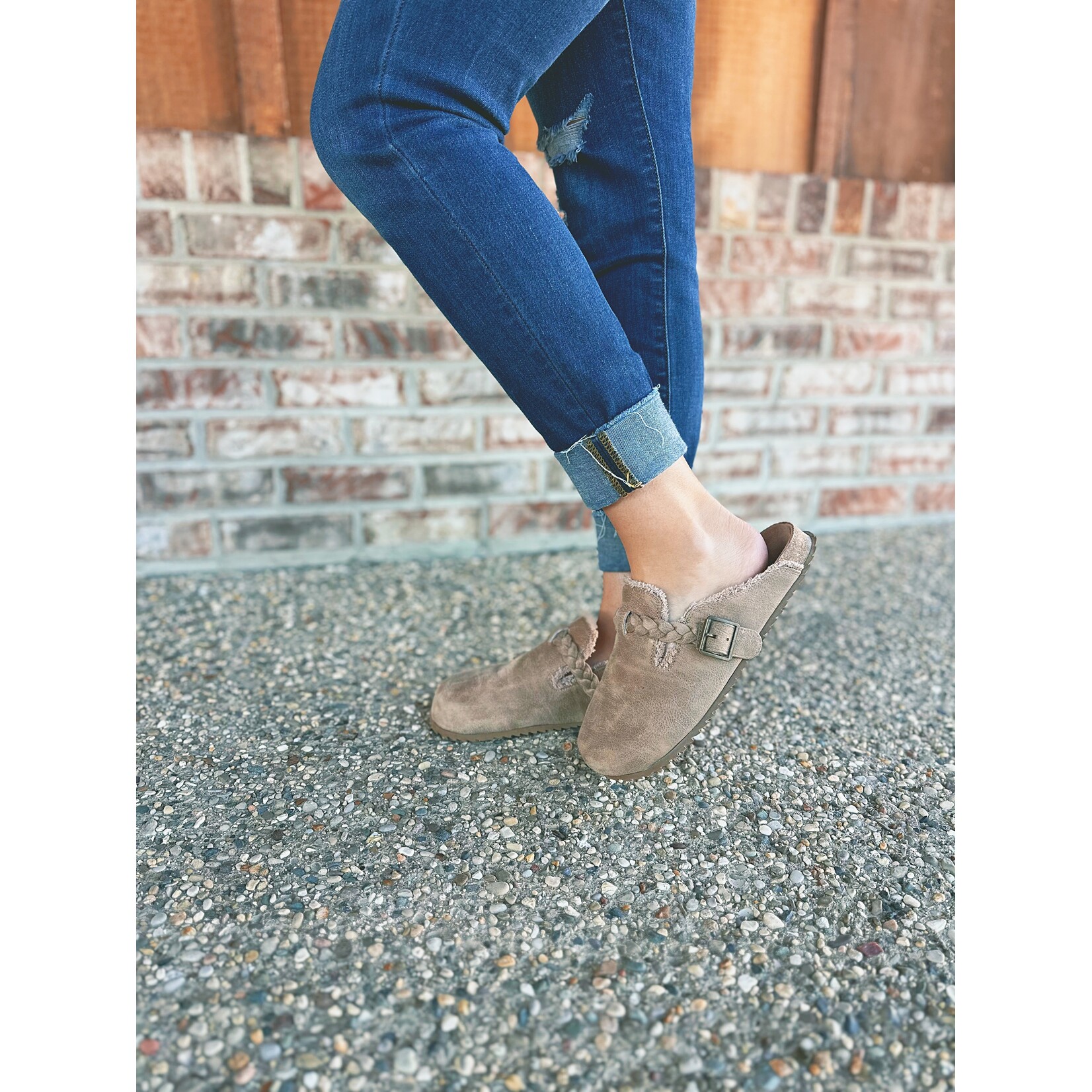 Very G Very G Iris Clogs Beige