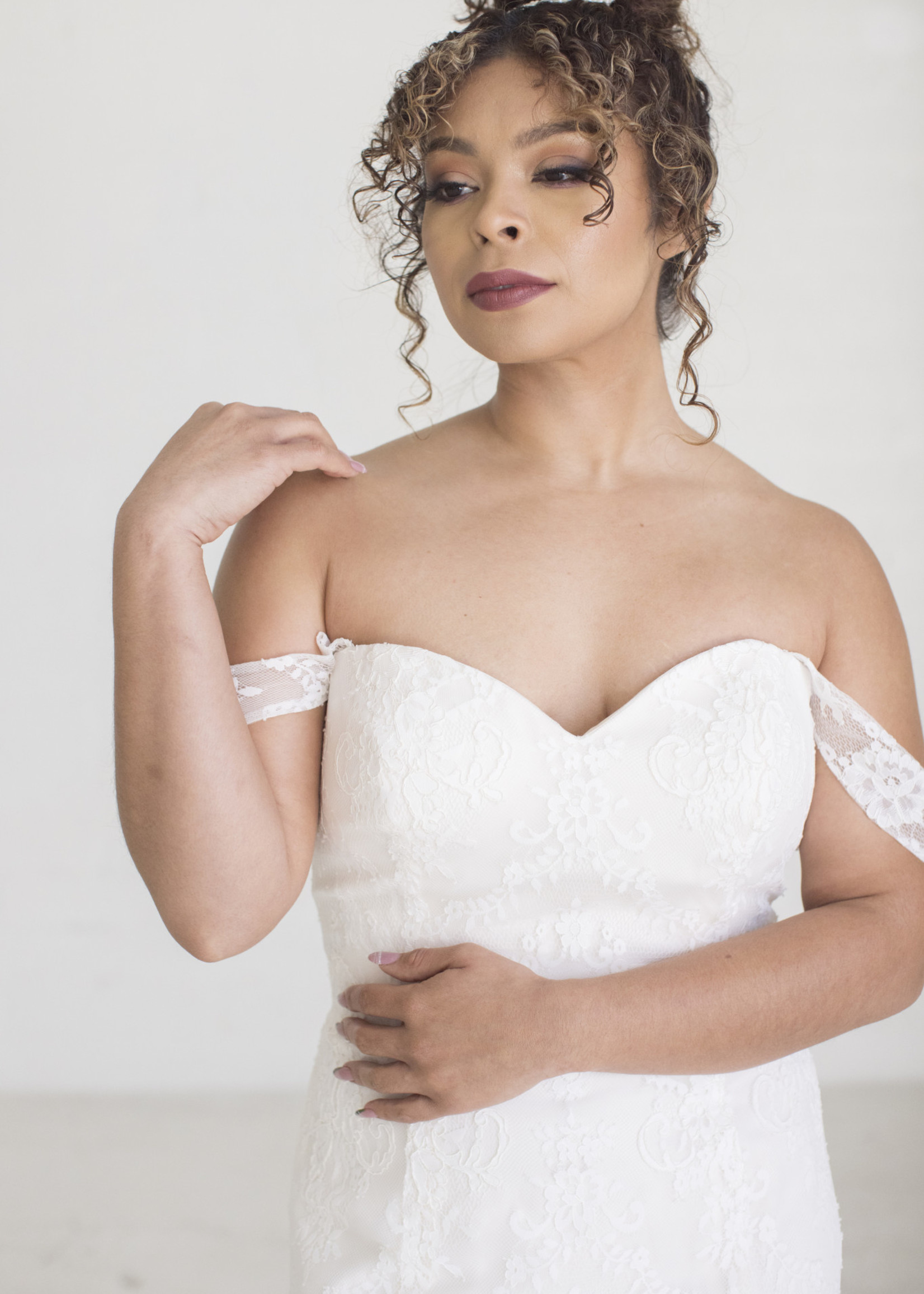 Everly Bridals Style 1906